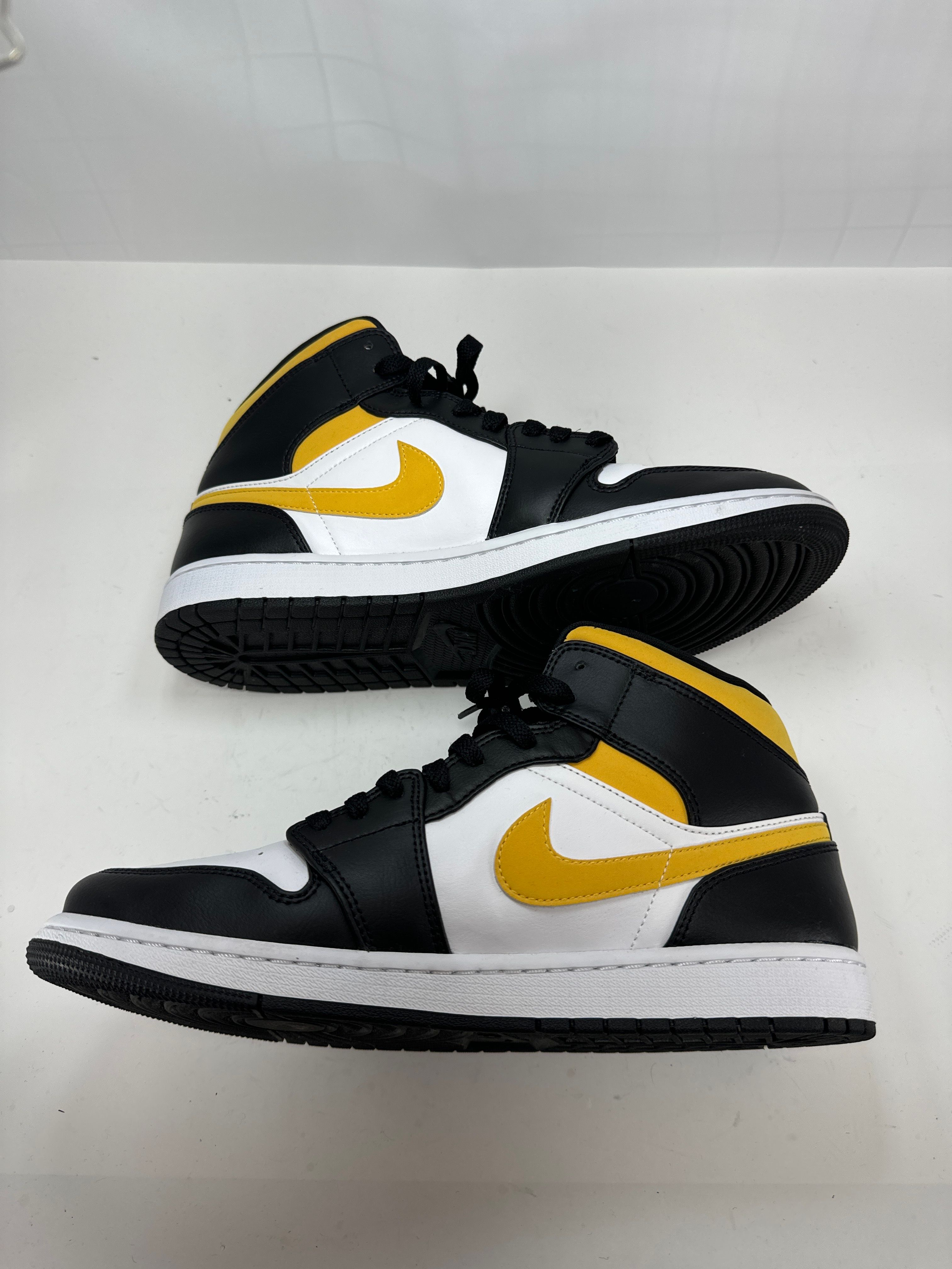 Nike Air Jordan 1 Mid "White/Pollen-Black"