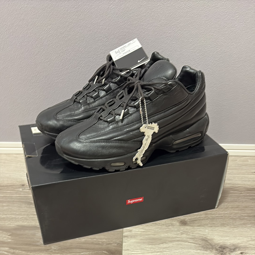 Supreme × Nike Air Max 95 Lux "Triple Black"