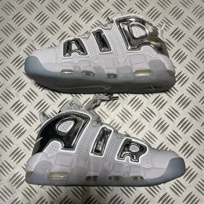 NIKE Women's AIR MORE UPTEMPO CHROME WHITE/SILVER