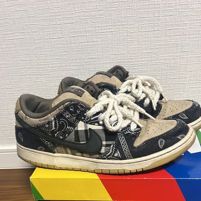 Travis Scott × Nike SB Dunk Low "Black/Parachute Beige"
