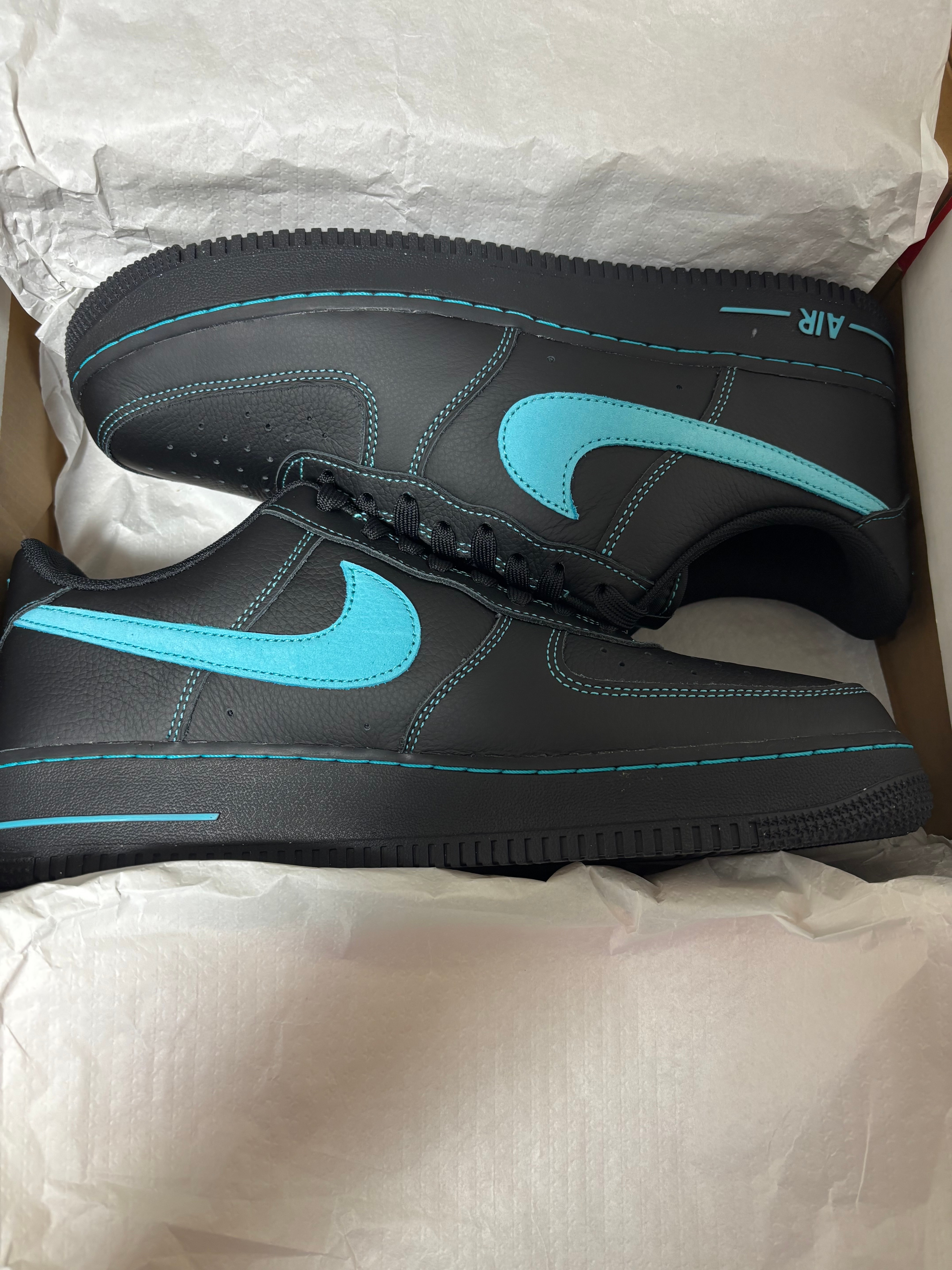 Nike Air Force 1 Low "Black Tiffany"
