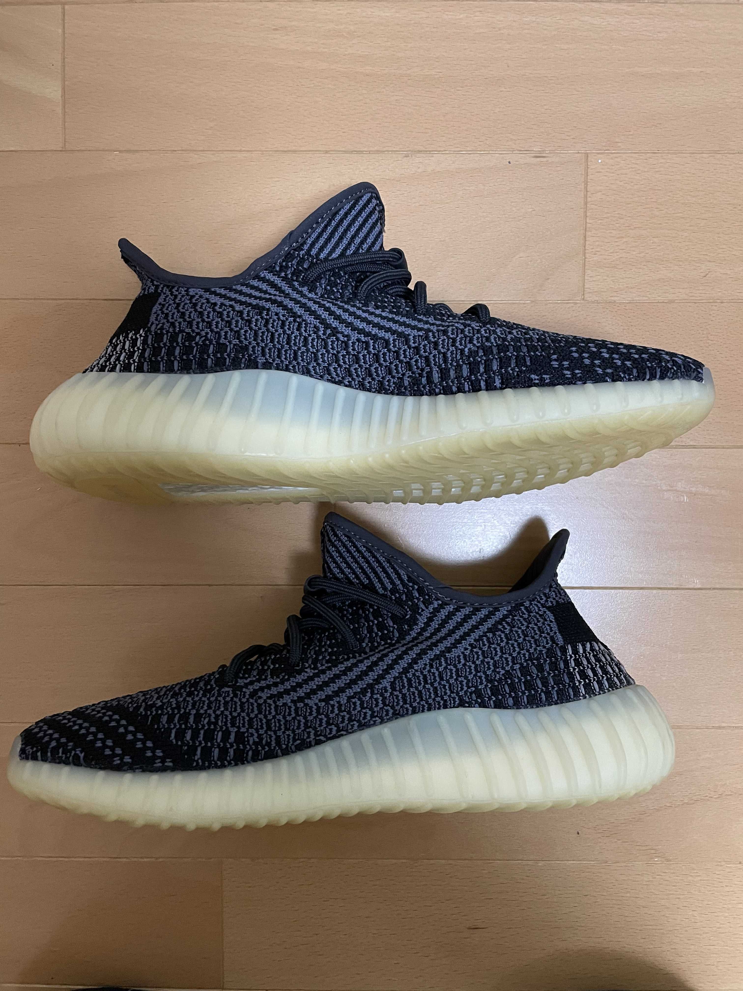 adidas YEEZY Boost 350V2 "Carbon"