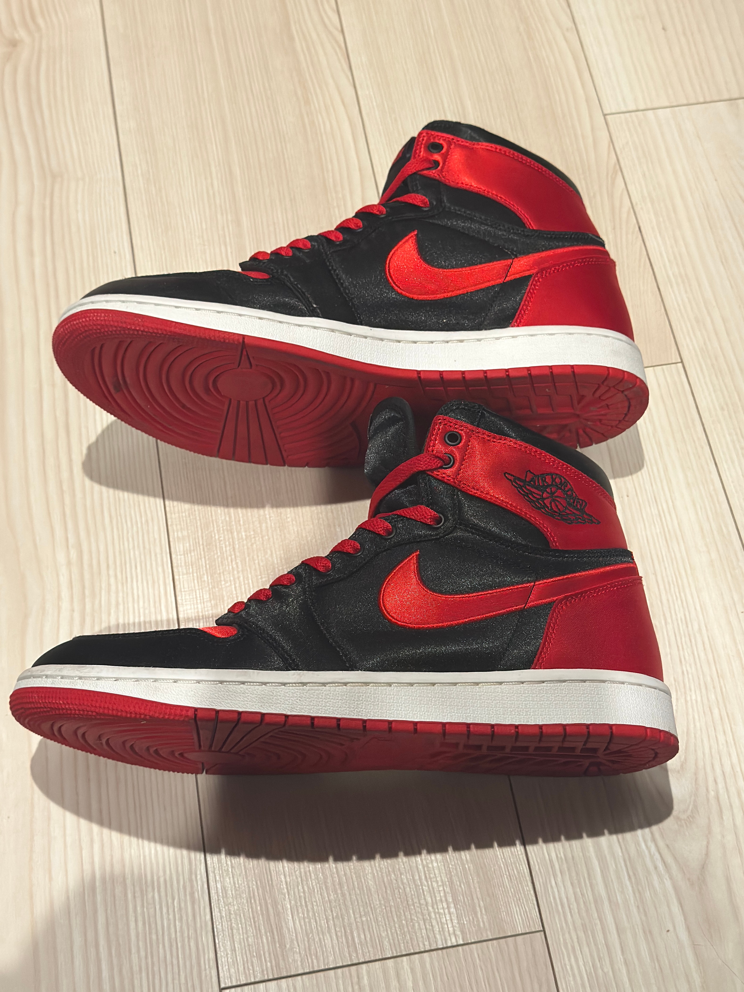 Nike Women's Air Jordan 1 Retro High OG "Satin Bred"