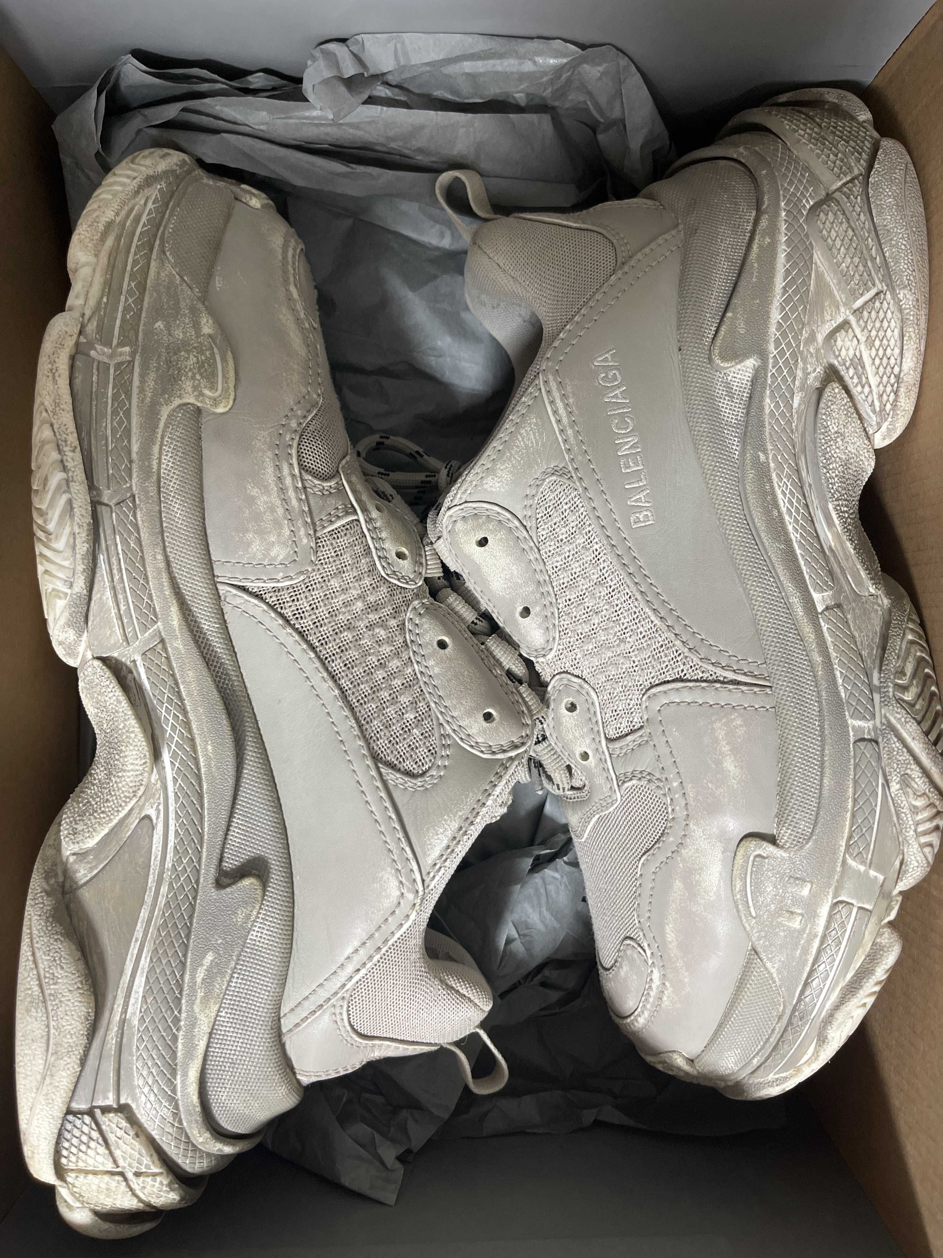BALENCIAGA Women's TRIPLE S FADE "BEIGE"