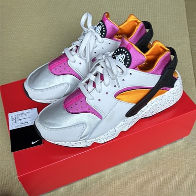 Nike Air Huarache "University Gold and Pink"