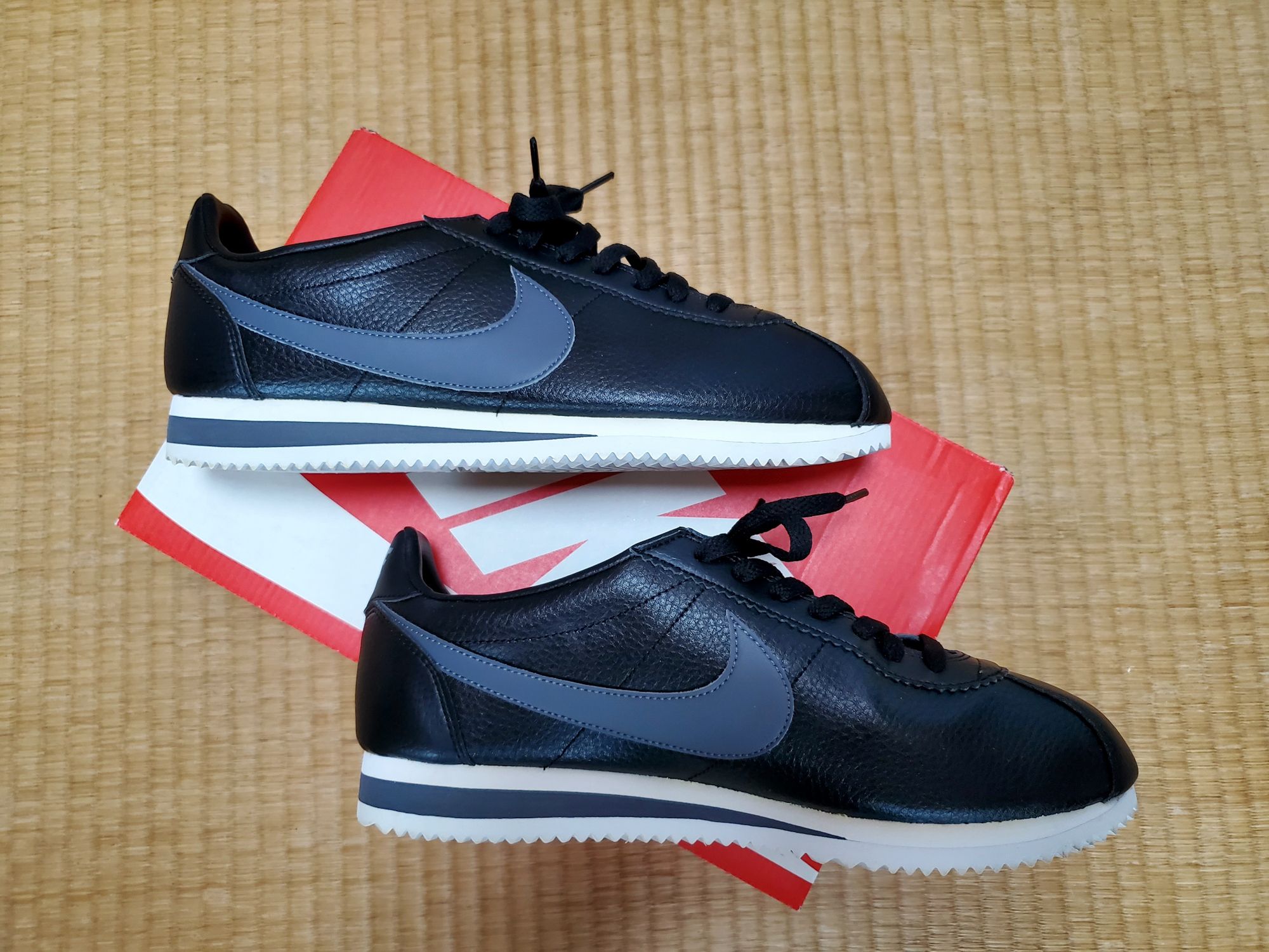 Nike Classic Cortez Leather "Black/Dark Grey-White"