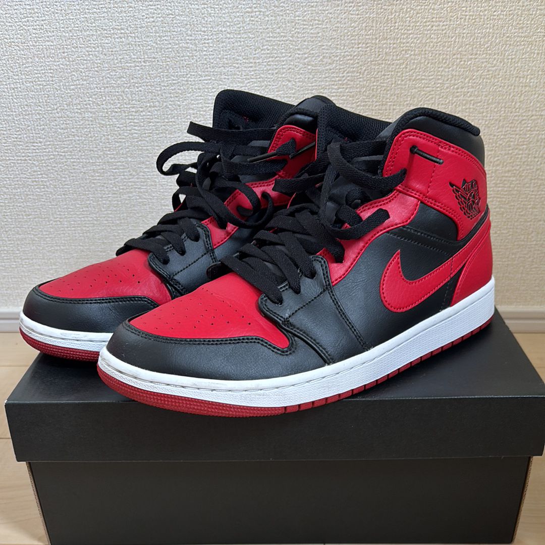 Nike Air Jordan 1 Mid "Bred"
