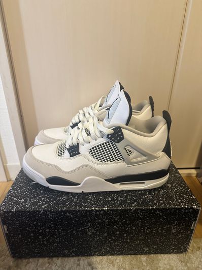 Nike Air Jordan 4 "Military Black"