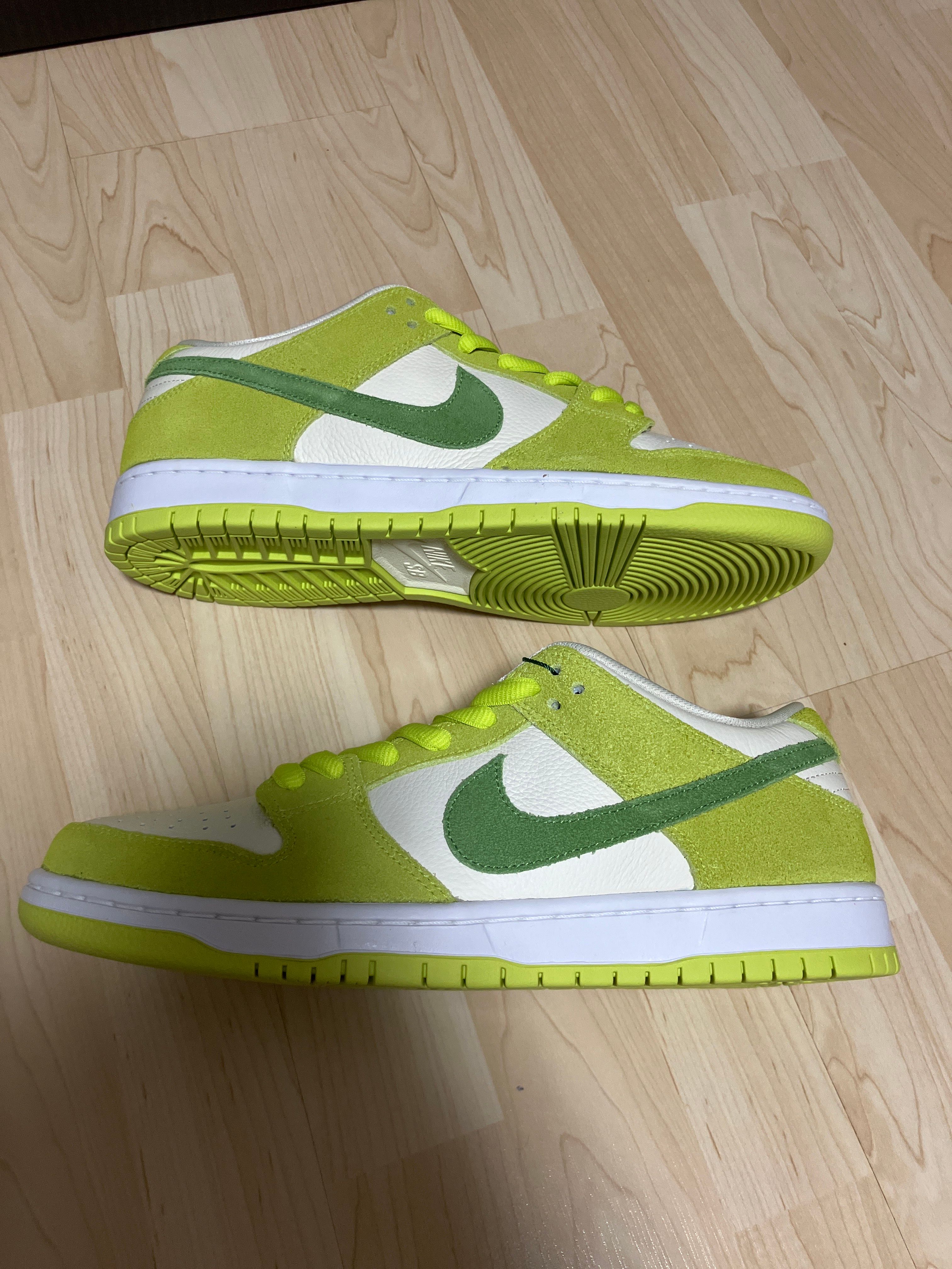 Nike SB Dunk Low "Green Apple"