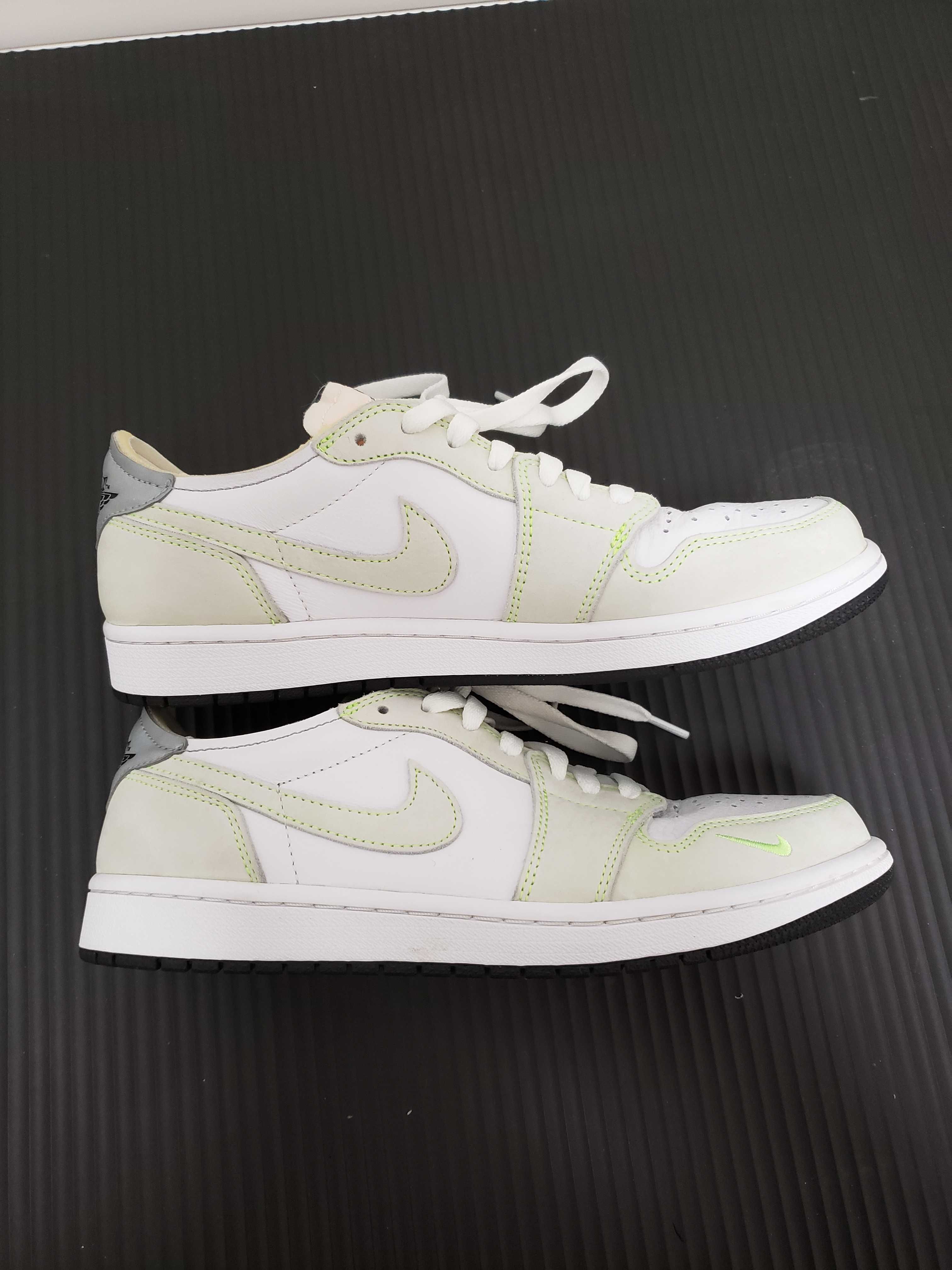 Nike Air Jordan 1 Low OG "Ghost Green"