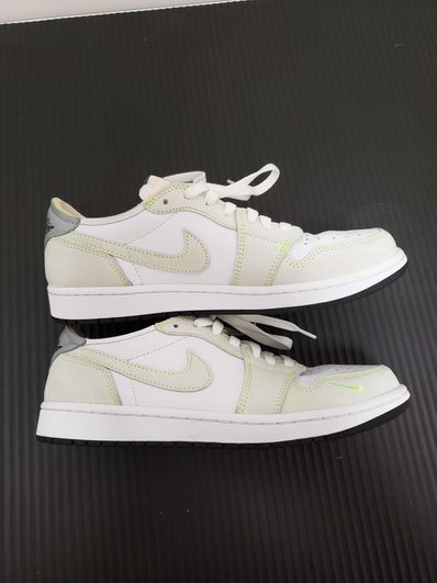 Nike Air Jordan 1 Low OG "Ghost Green"
