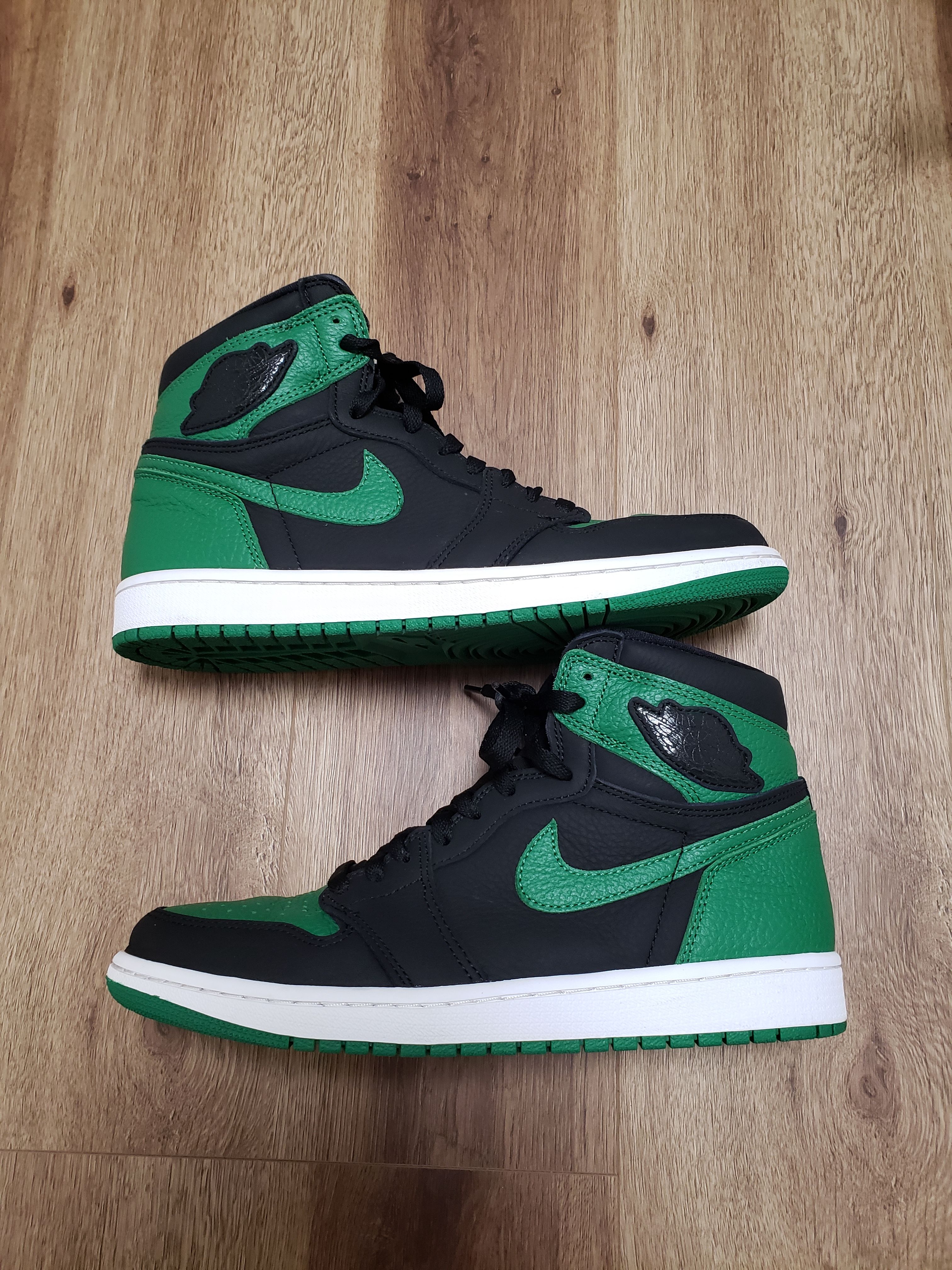 Nike Air Jordan 1 Retro High OG "Black/Pine Green" (2020)