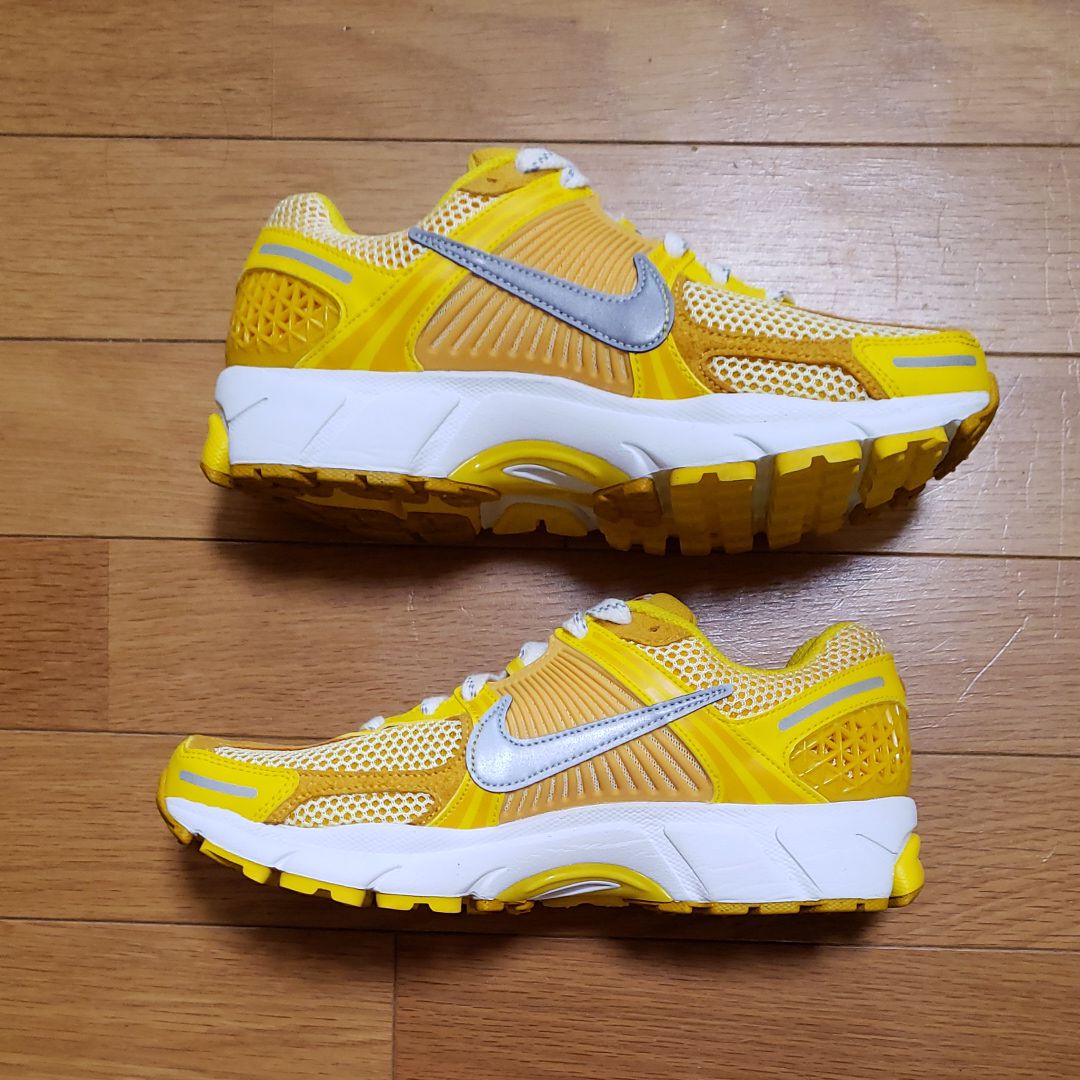 Nike Zoom Vomero 5 "Yellow Ochre"