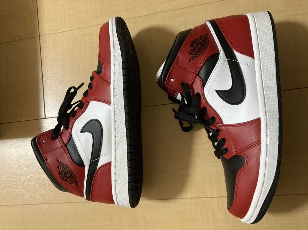 Nike Air Jordan 1 Mid "Chicago Black Toe"