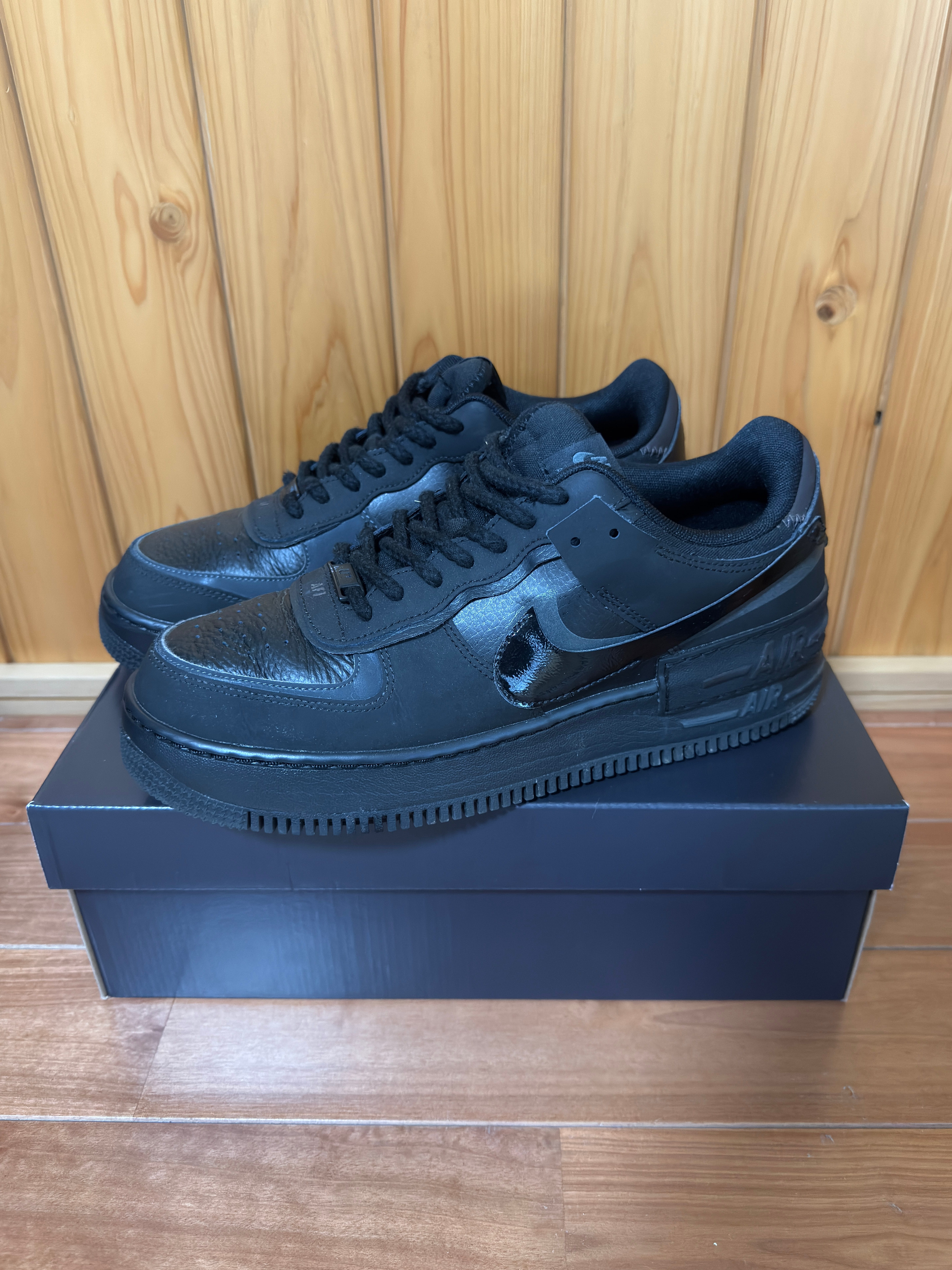 ナイキ ウィメンズ エアフォース1 シャドウ "ブラック/アンスラサイト/ベルベットブラウン"