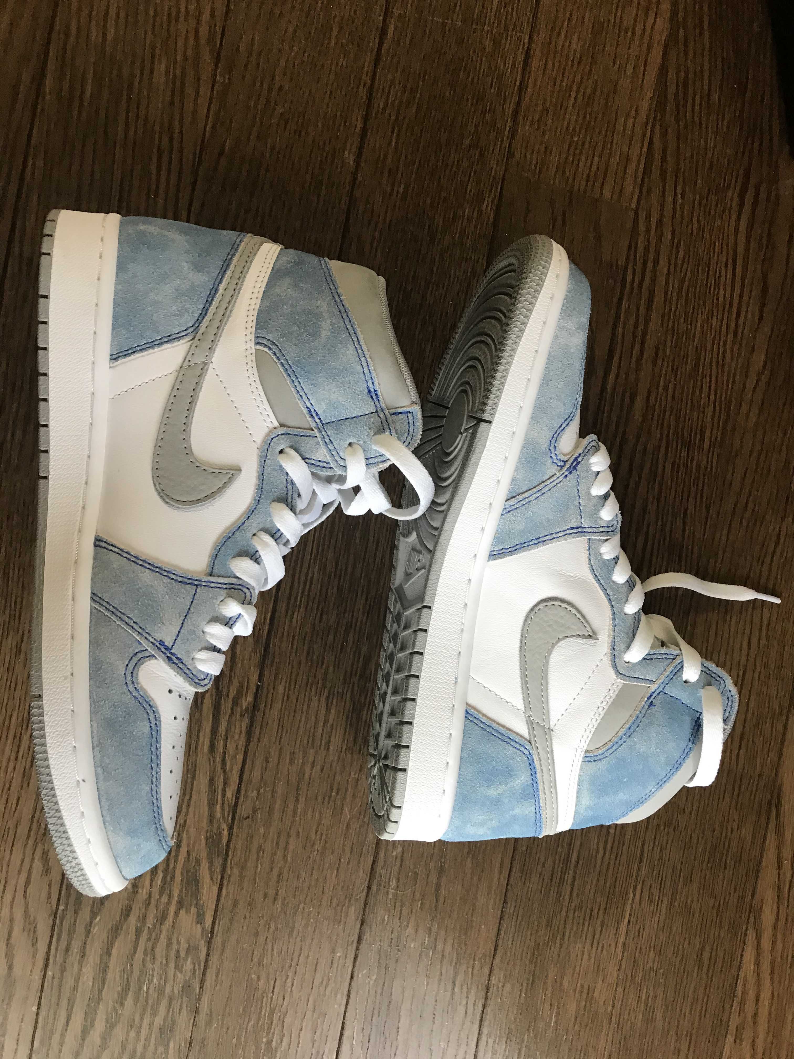 Nike Air Jordan 1 High OG "Hyper Royal"