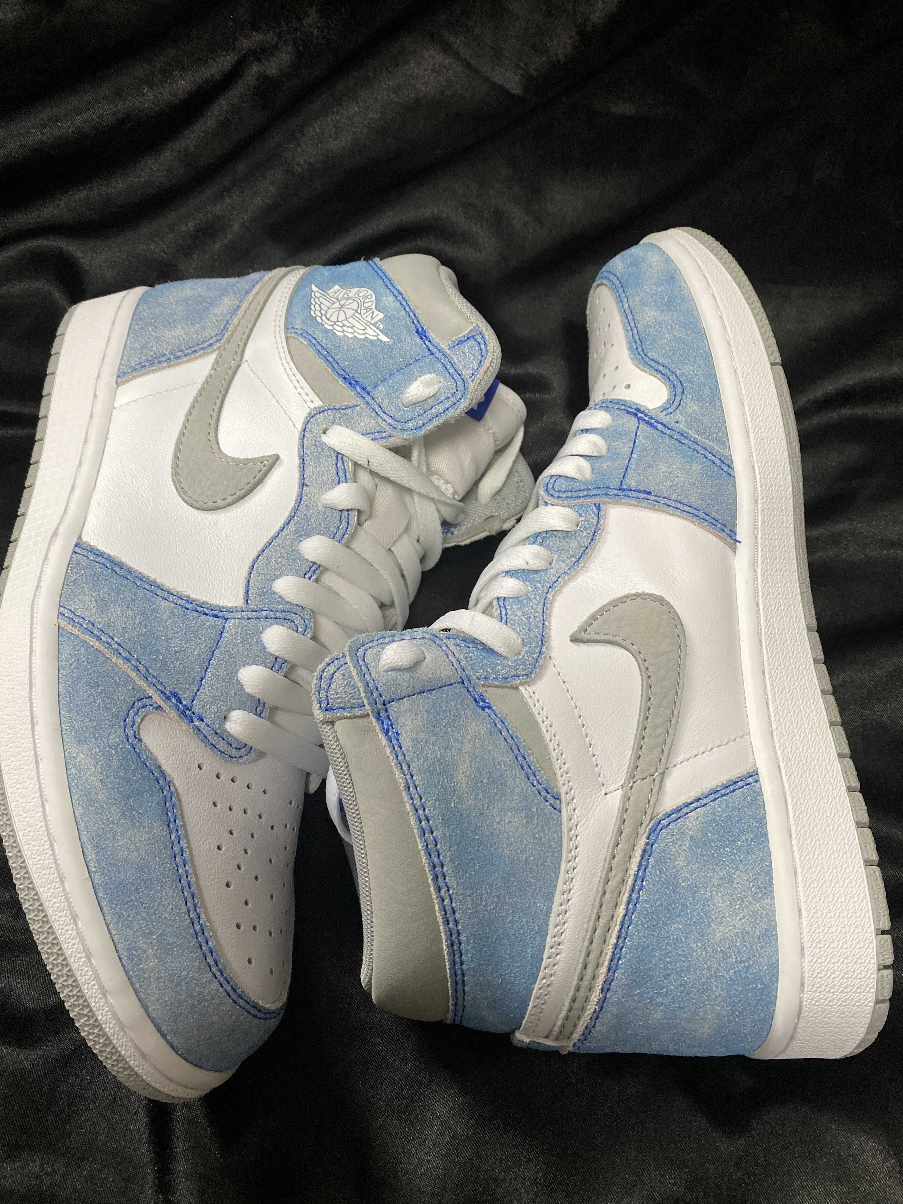 Nike Air Jordan 1 High OG "Hyper Royal"