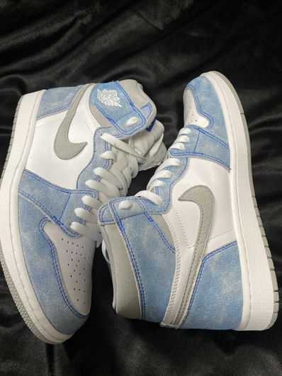 Nike Air Jordan 1 High OG "Hyper Royal"