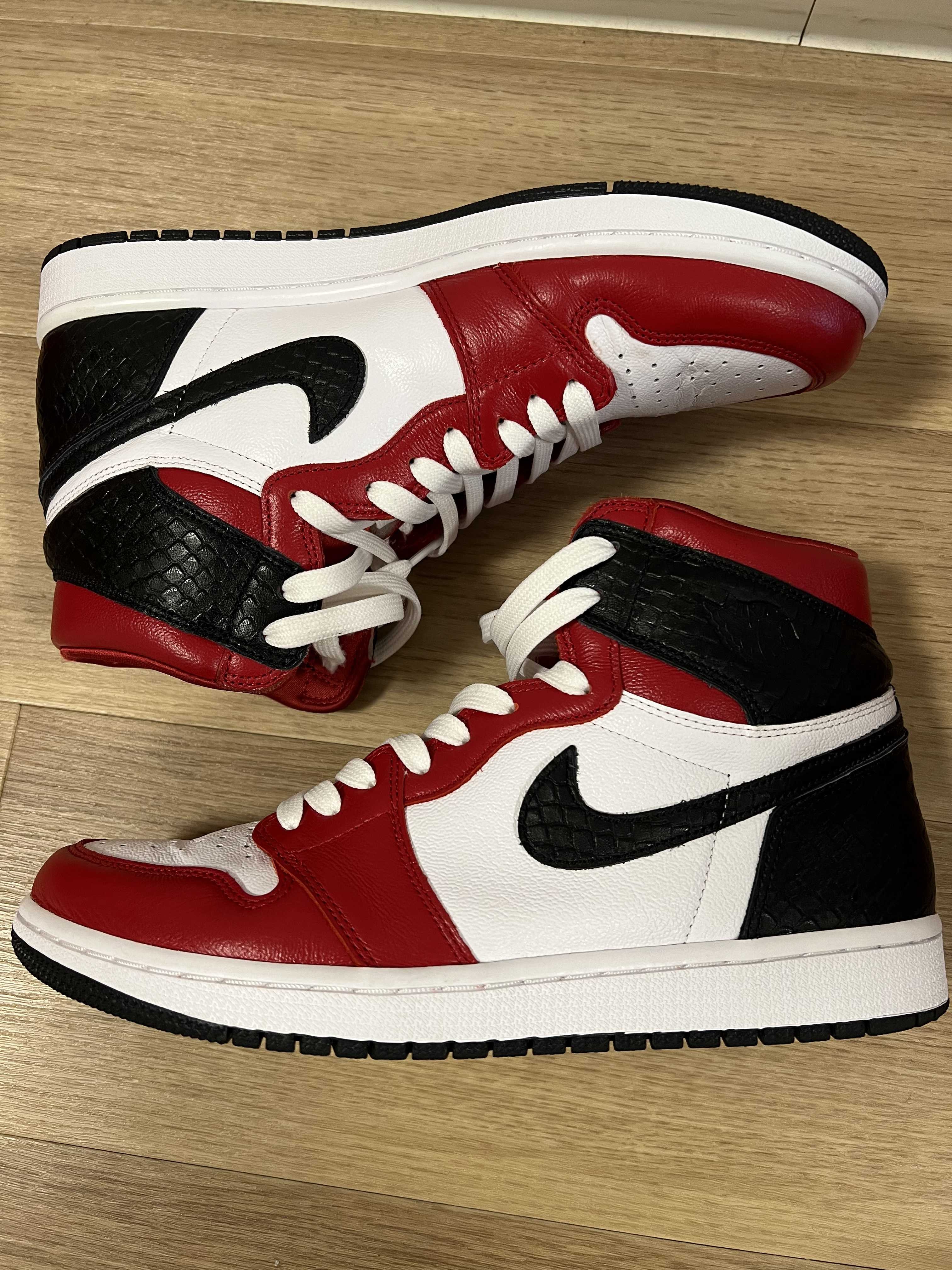 Nike Women's Air Jordan 1 High OG "Satin Red"