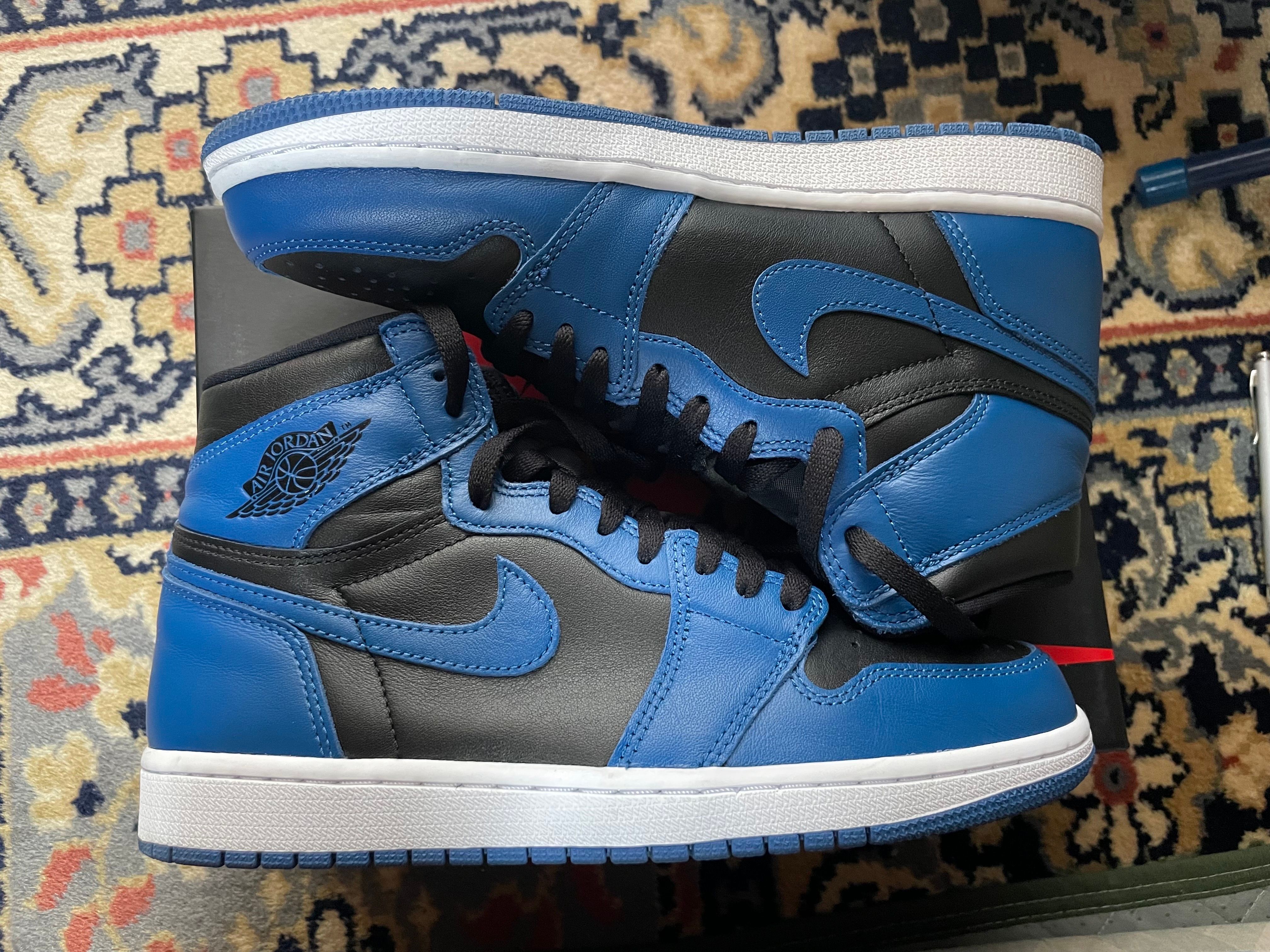 Nike Air Jordan 1 Retro High OG "Dark Marina Blue"
