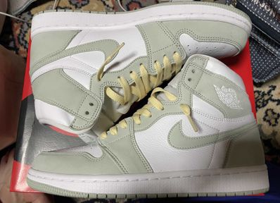 Nike Women's Air Jordan 1 High OG "Seafoam"