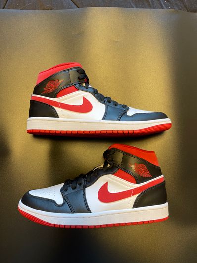 Nike Air Jordan 1 Mid "White/Gym Red Black"