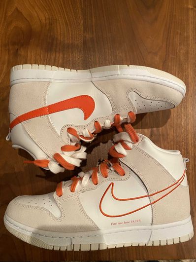 NIKE Women's DUNK HIGH SE FIRST USE "WHITE/ORANGE"