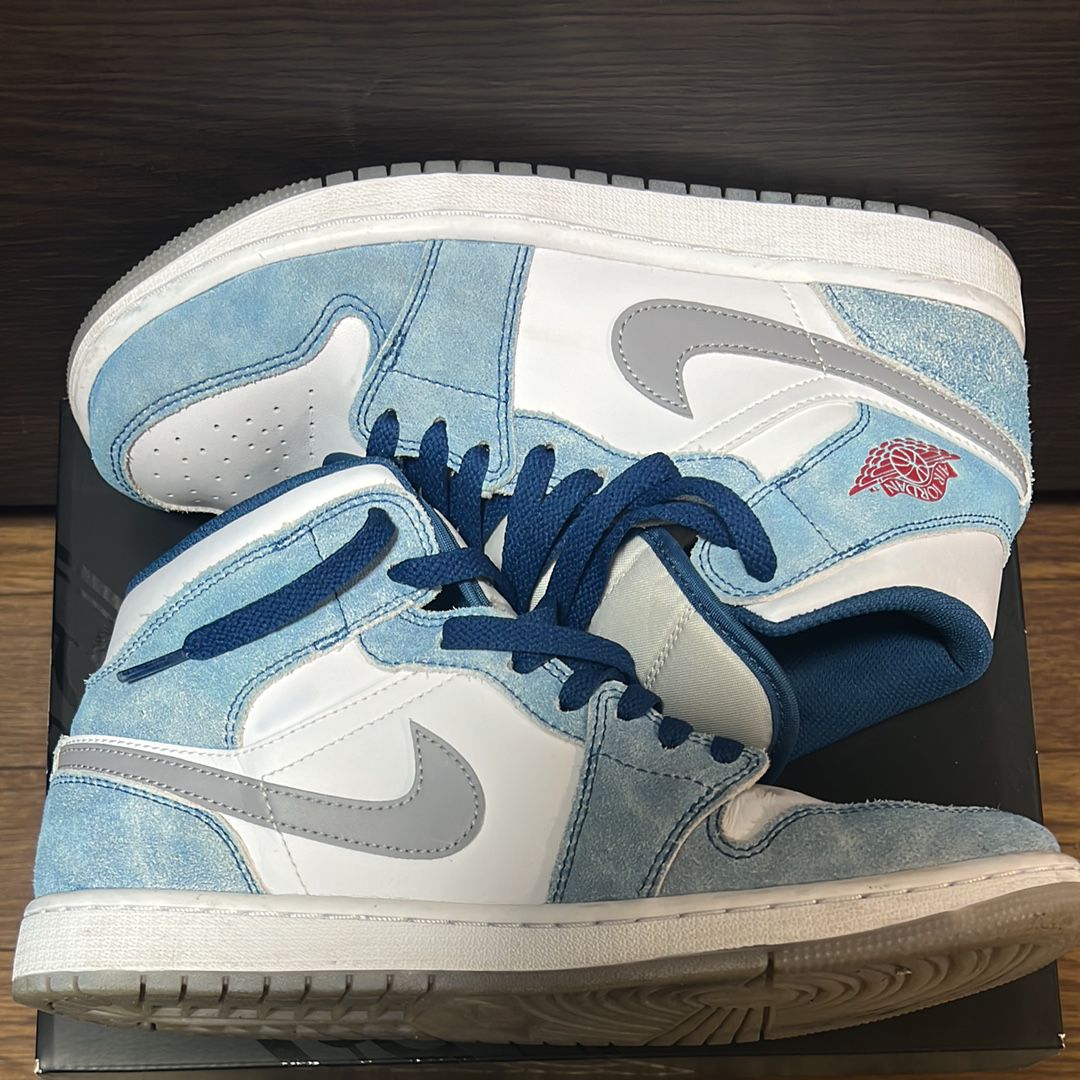 Nike Air Jordan 1 Mid SE "White/Hyper Royal/Red"