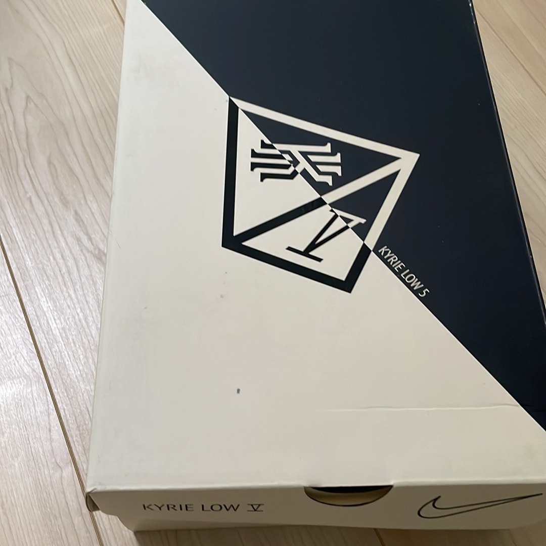 Kyrie Low 5 "White/Medium Ash/Citron Tint/Game Royal"