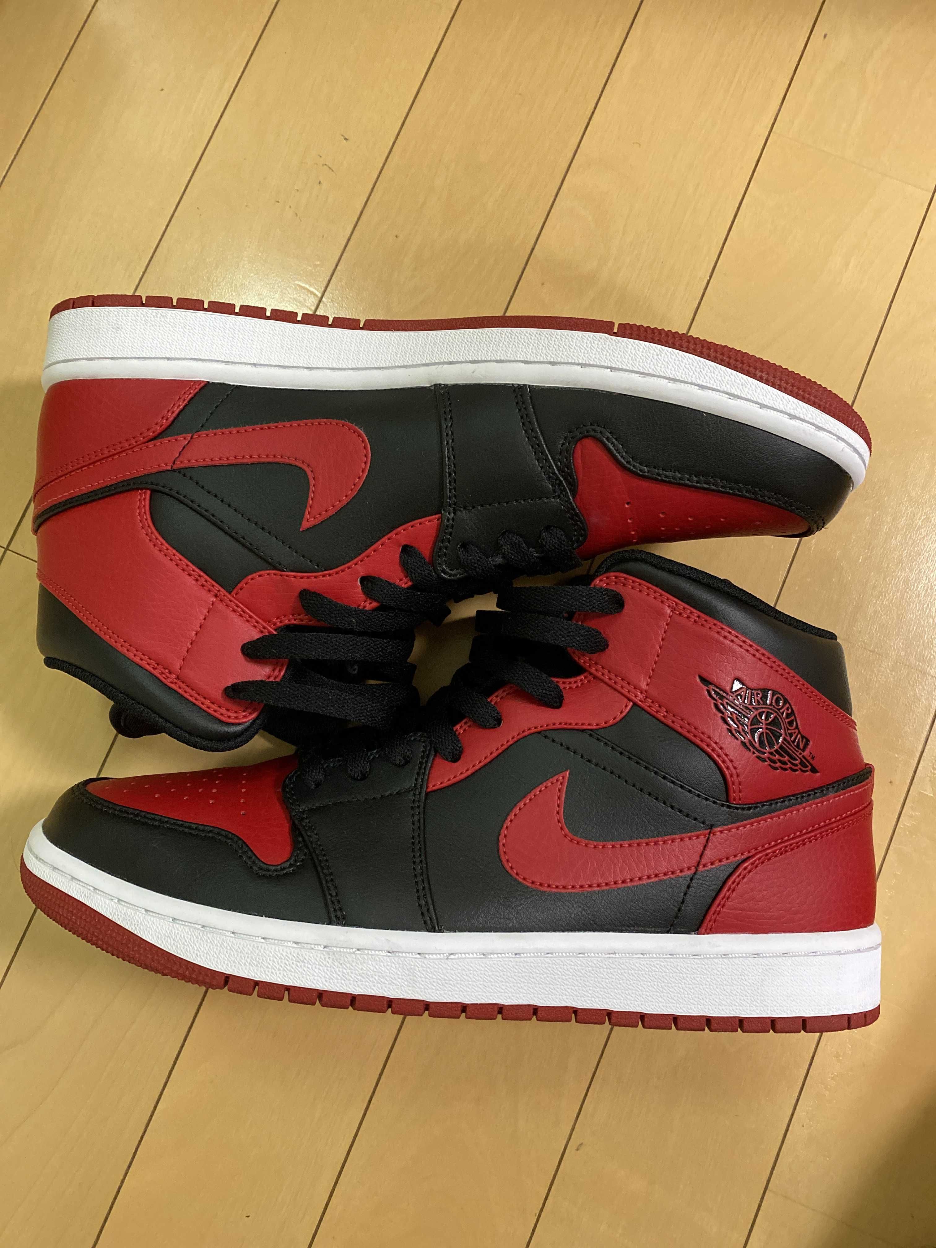 Nike Air Jordan 1 Mid "Bred"