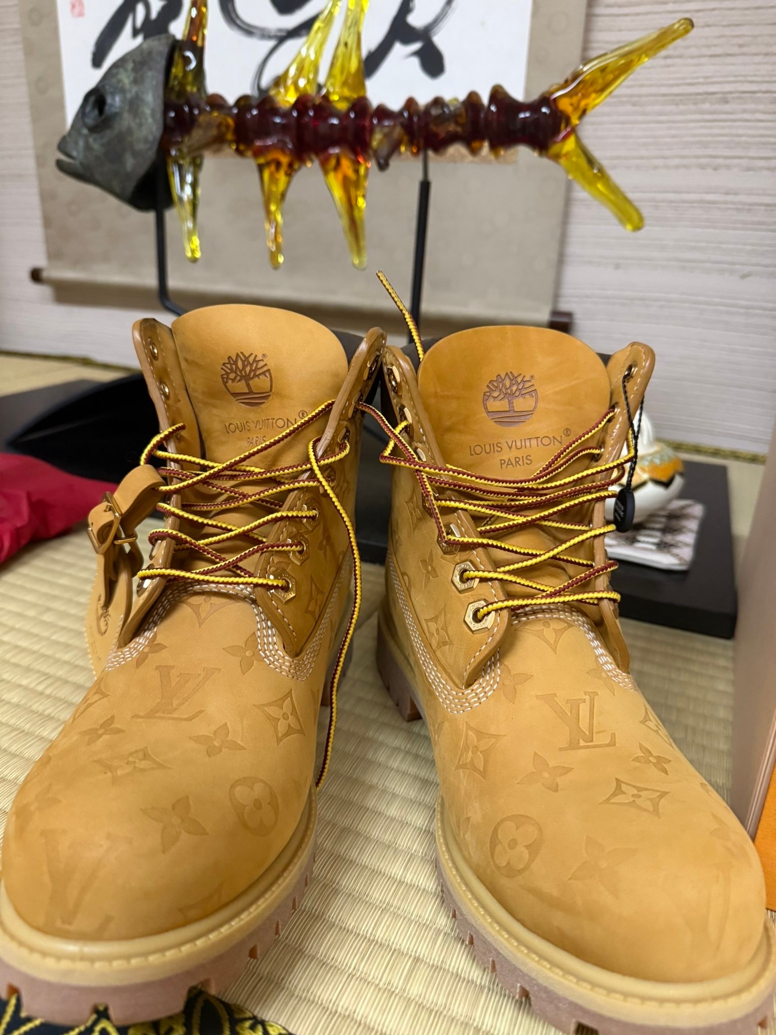 ルイヴィトン × ティンバーランド モノグラム エンボスド 6インチ アンクル ブーツ "ベージュ"