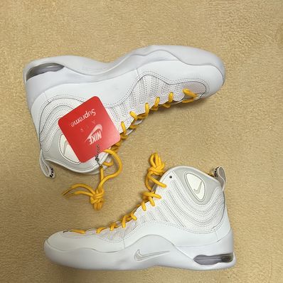 Supreme × Nike Air Bakin "White/Amarillo"
