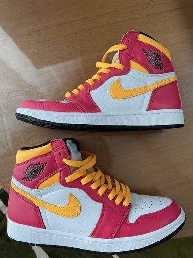 Nike Air Jordan 1 High OG "Light Fusion Red"