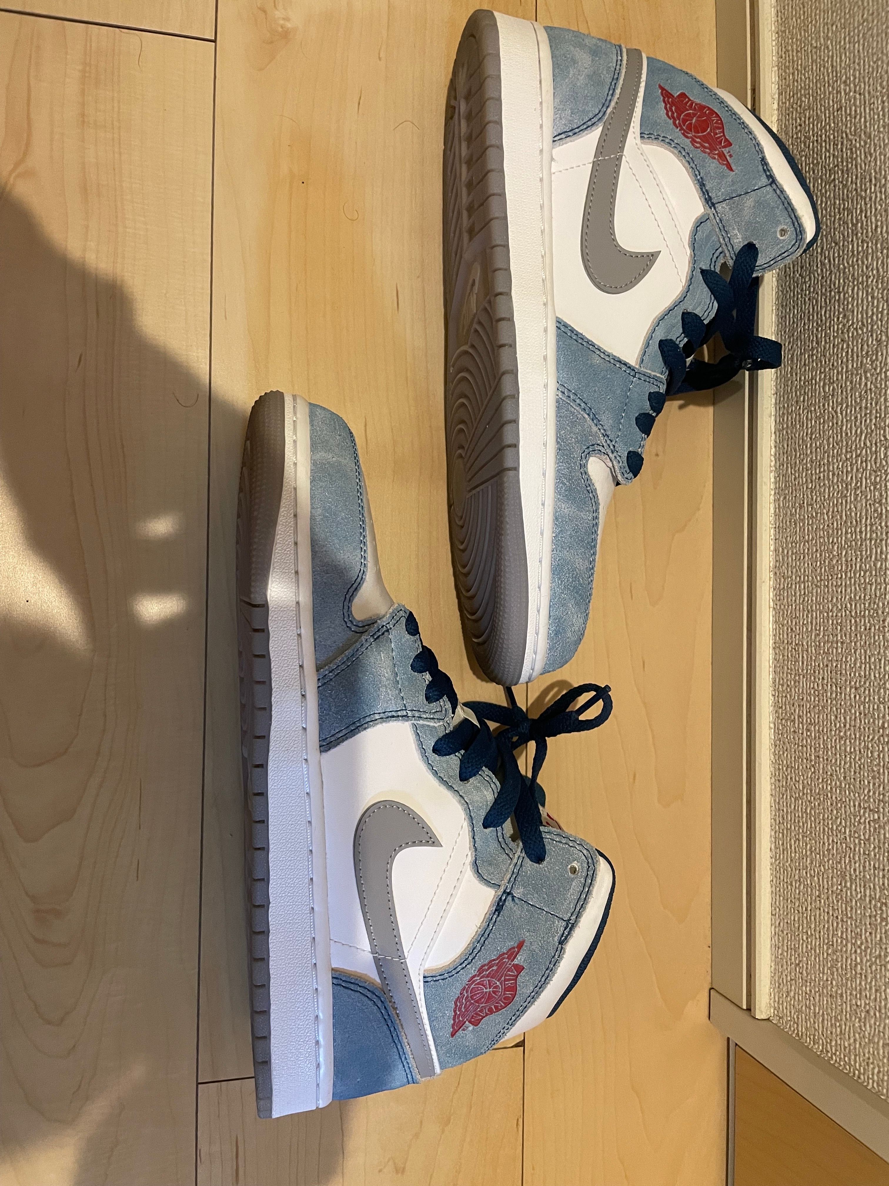 Nike Air Jordan 1 Mid SE "White/Hyper Royal/Red"