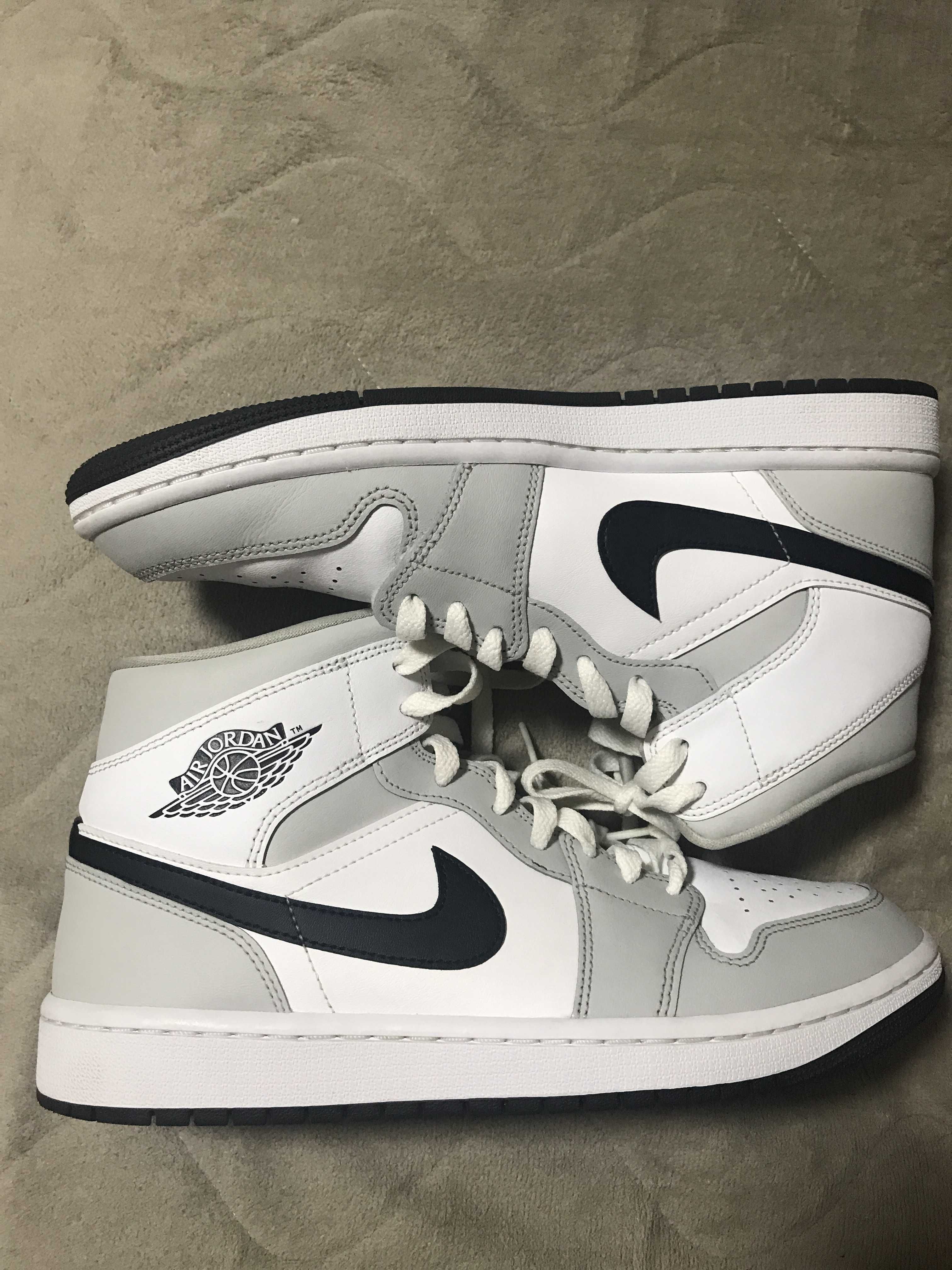 Nike GS Air Jordan 1 Mid "Light Smoke Grey/Black/White"