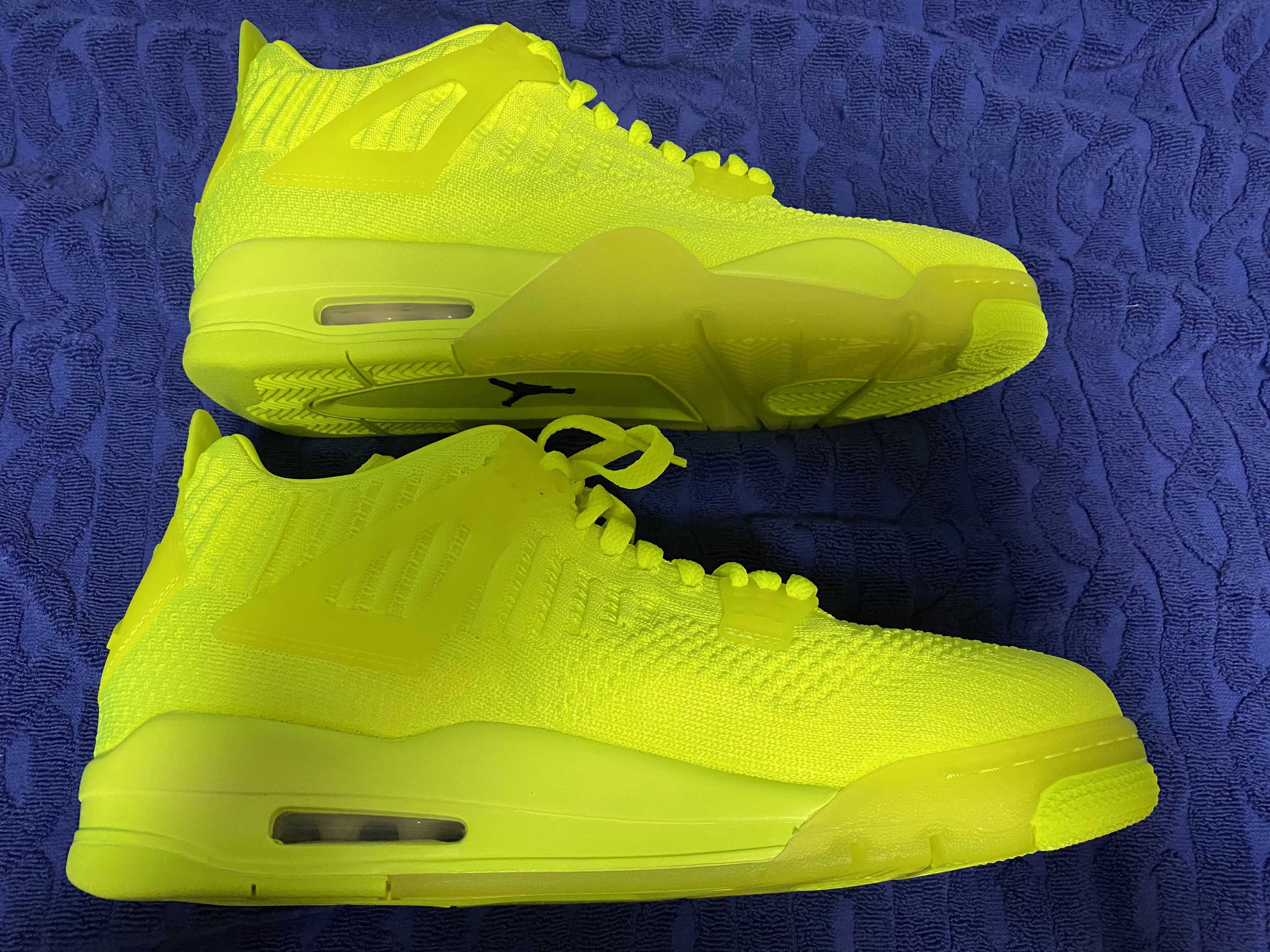 NIKE AIR JORDAN 4 RETRO FLYKNIT VOLT