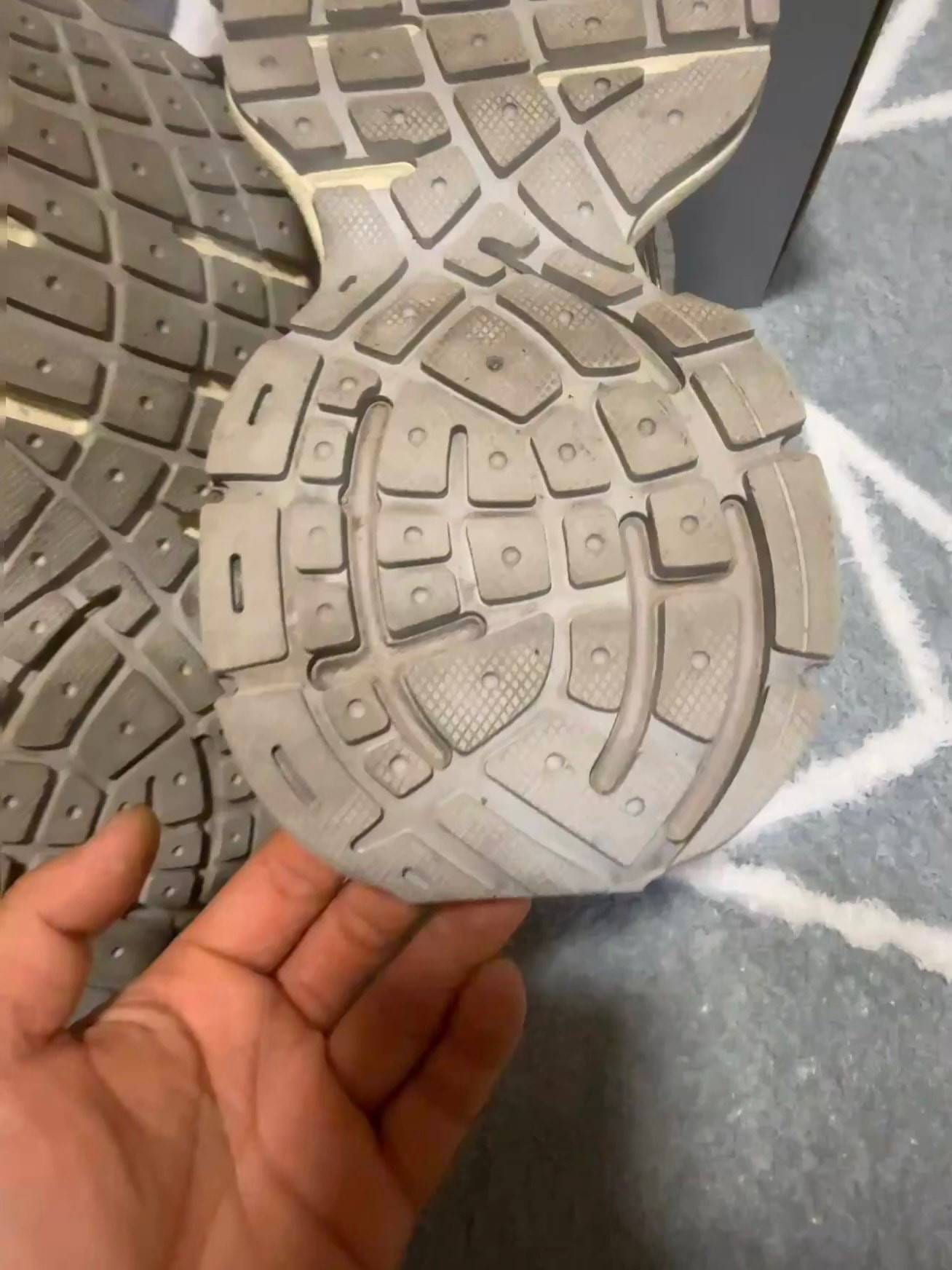 BALENCIAGA 3XL Sneaker "Off White/Light Beige"