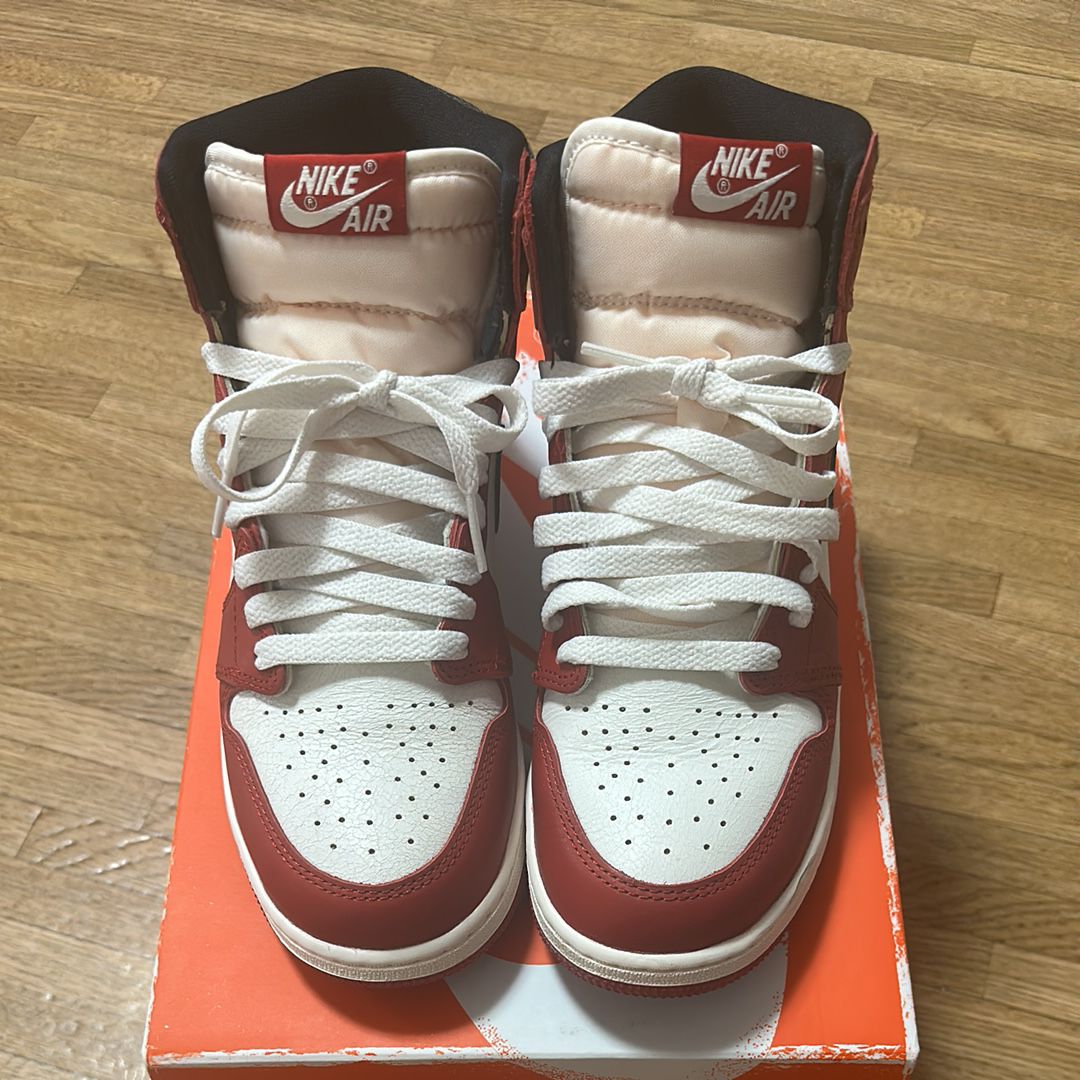 Nike Air Jordan 1 High OG "Lost & Found/Chicago"