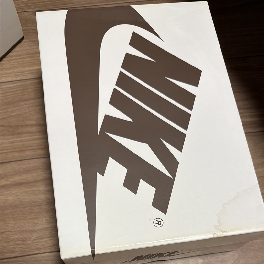 トラヴィススコット × ナイキ ウィメンズ エアジョーダン1 レトロ ロー OG "カナリー"