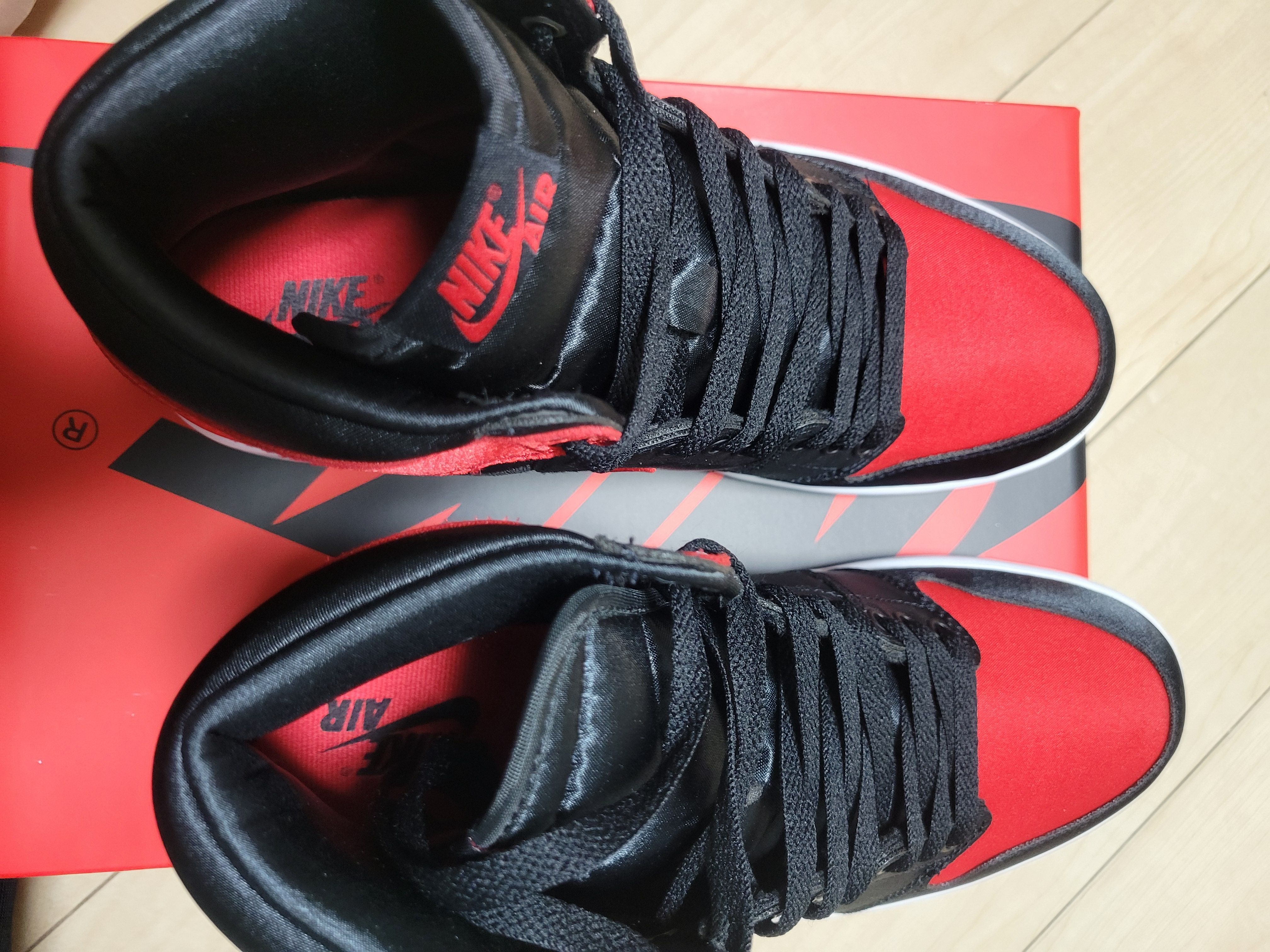 Nike Women's Air Jordan 1 Retro High OG "Satin Bred"