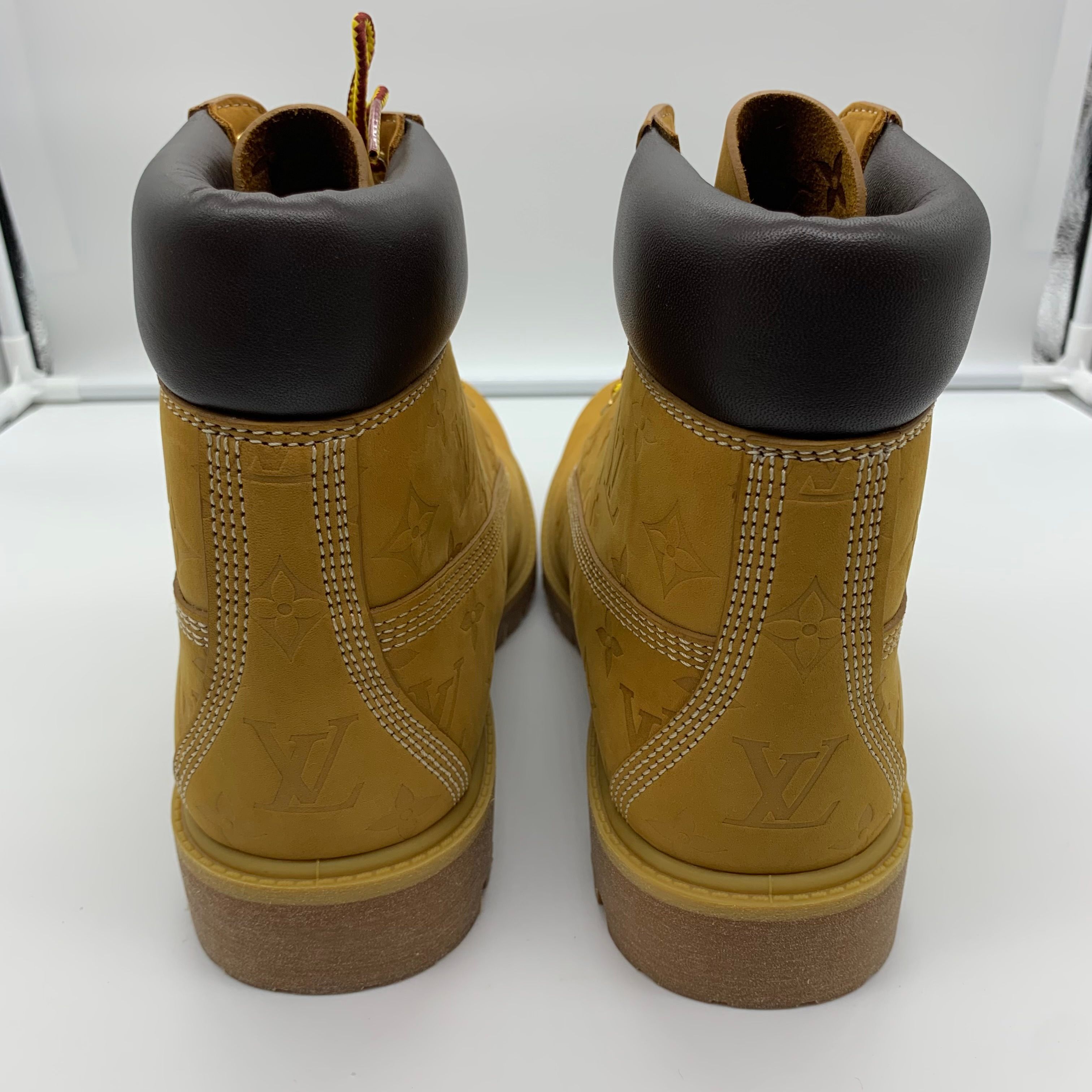 ルイヴィトン × ティンバーランド モノグラム エンボスド 6インチ アンクル ブーツ "ベージュ"