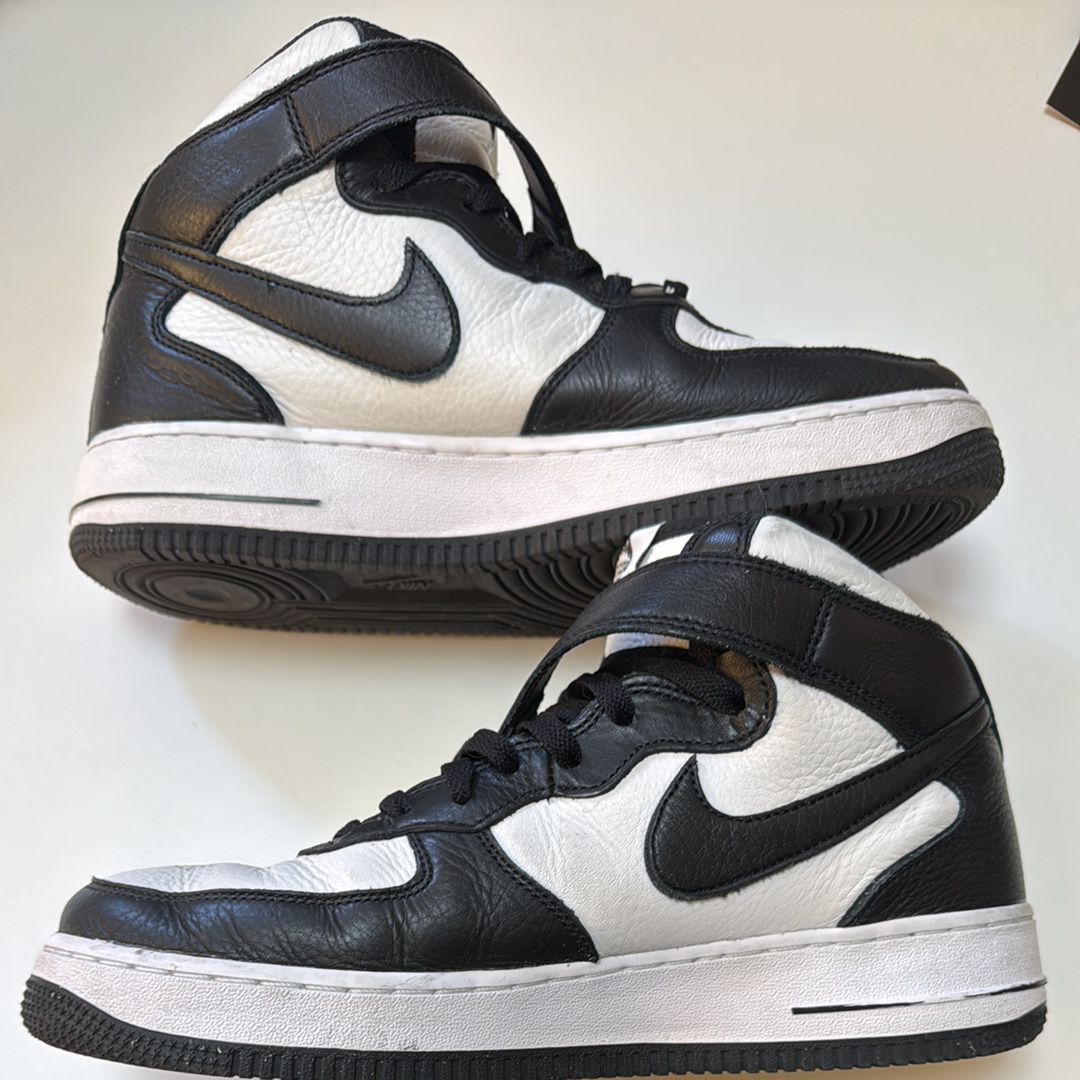 Stussy × Nike Air Force 1 Mid "Black and Light Bone"