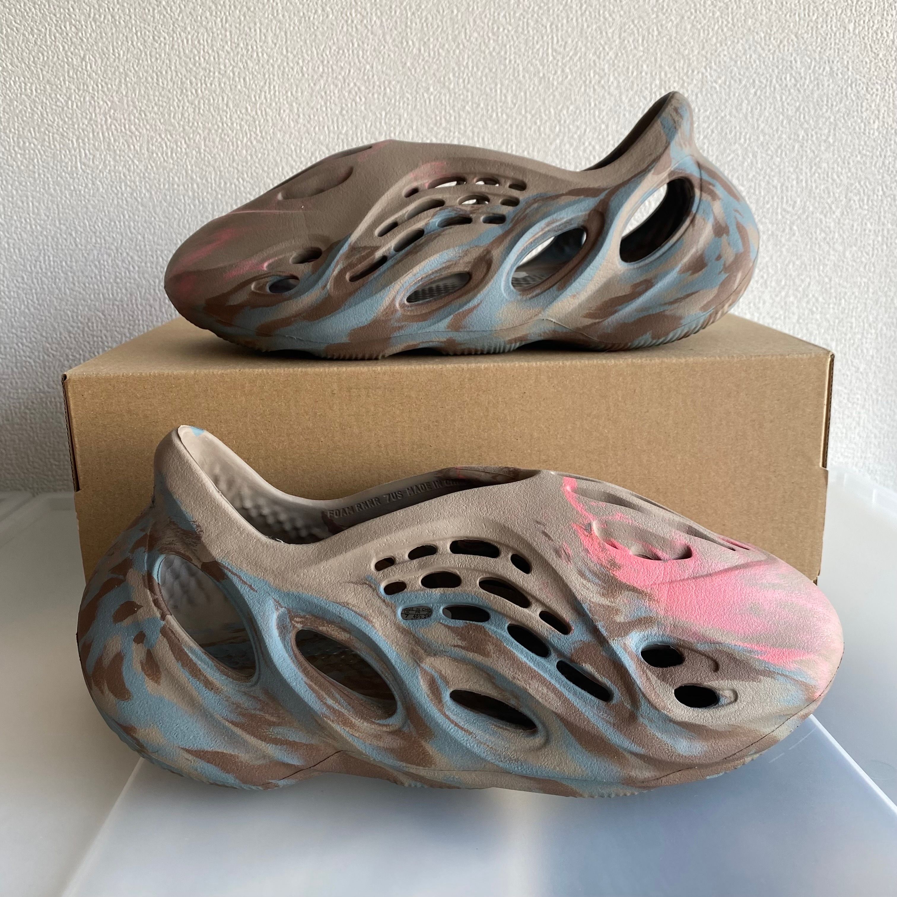 adidas YEEZY Foam Runner "Mx Sand Grey"