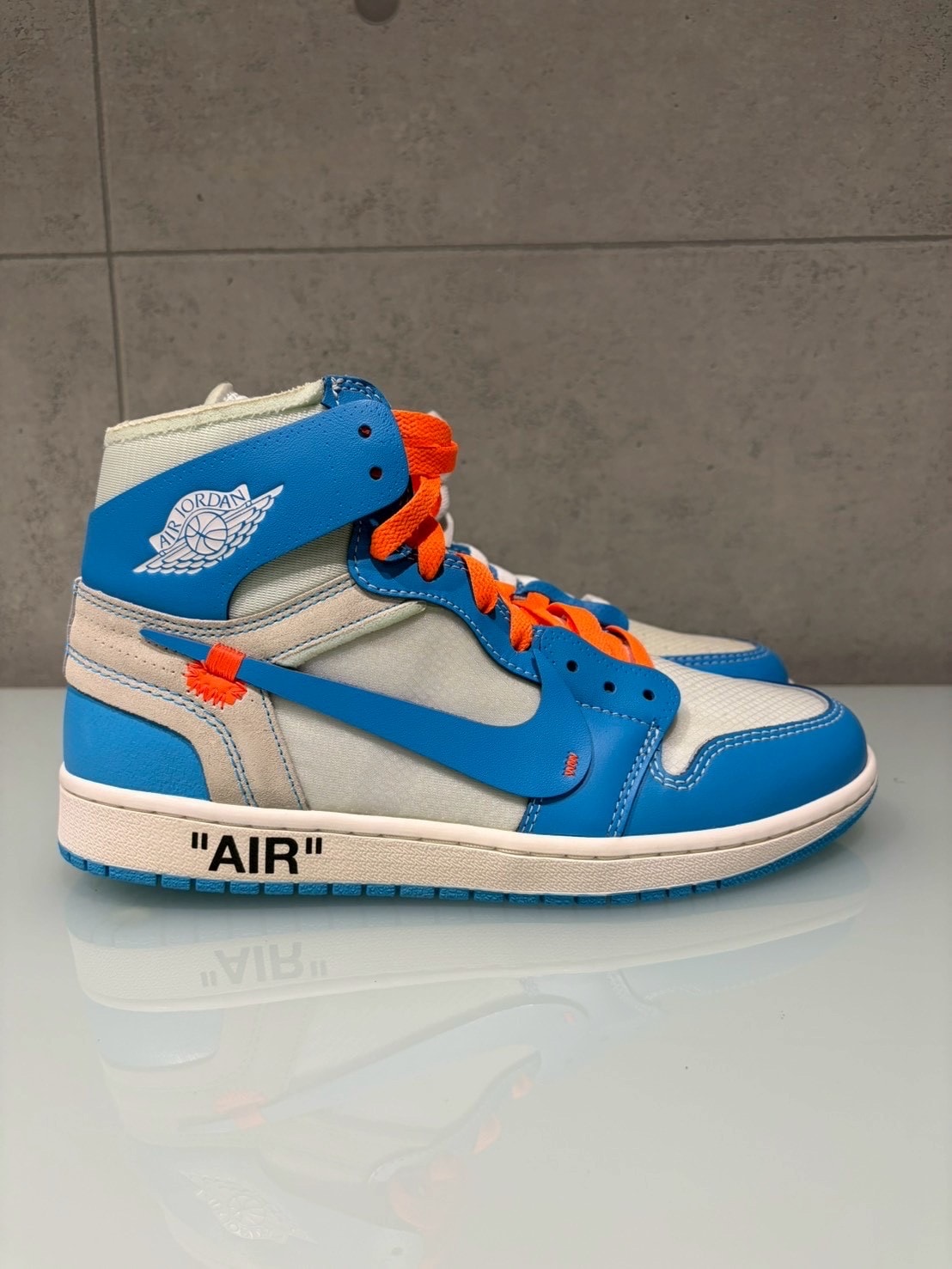 Off-White × Nike Air Jordan 1 High UNC "White/Dark Powder Blue"