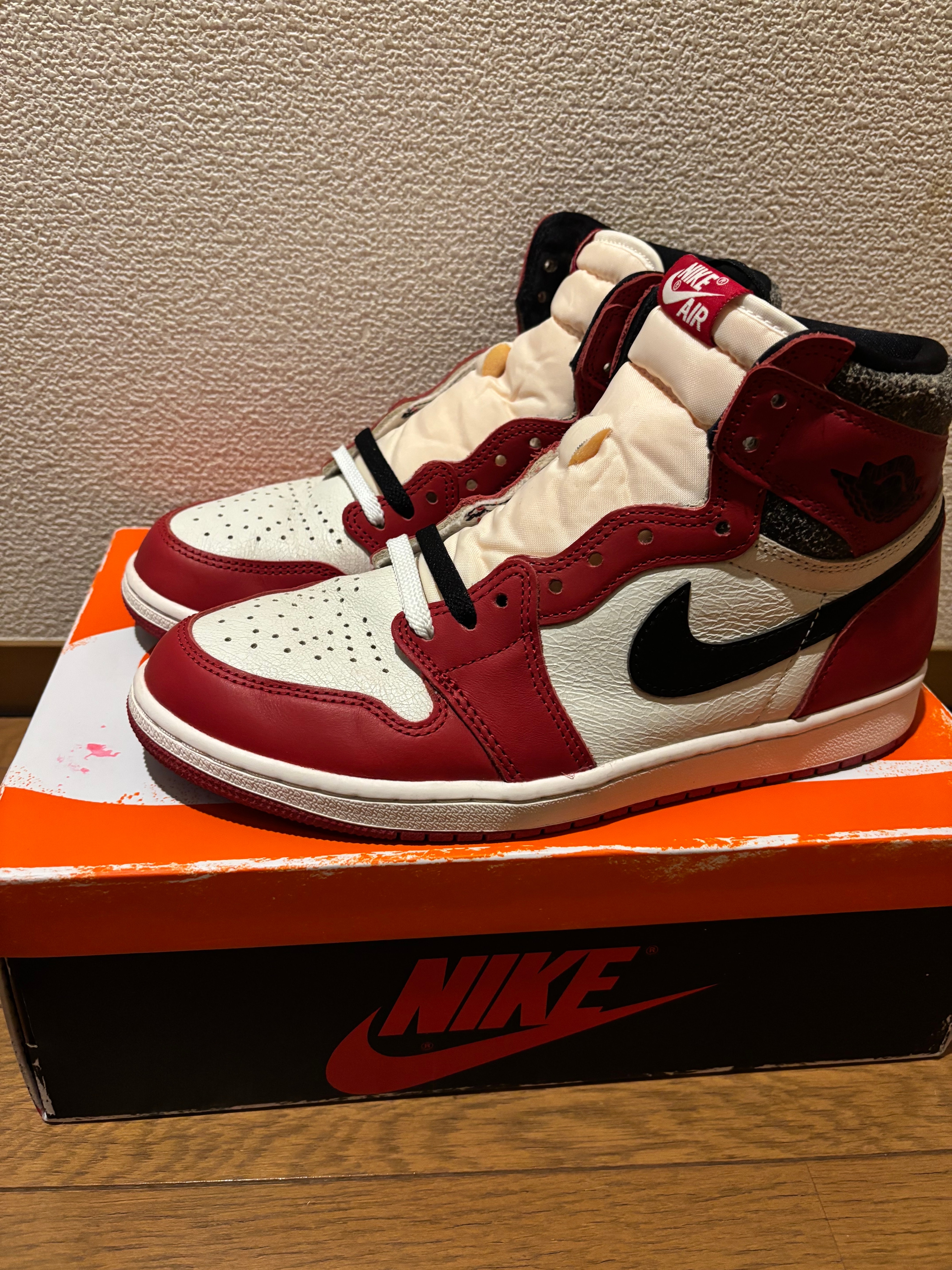 Nike Air Jordan 1 High OG "Lost & Found/Chicago"