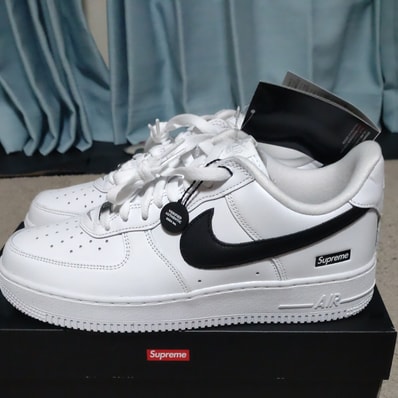 Supreme × Nike Air Force 1 Low "White/Black"