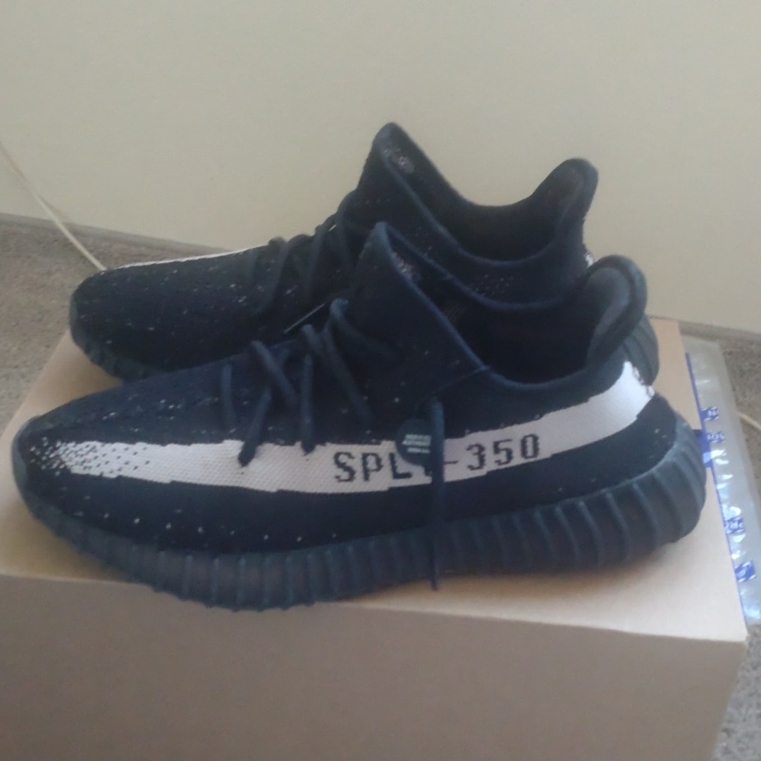 adidas YEEZY Boost 350 V2 "Oreo"