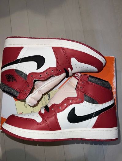 Nike Air Jordan 1 High OG "Lost & Found/Chicago"