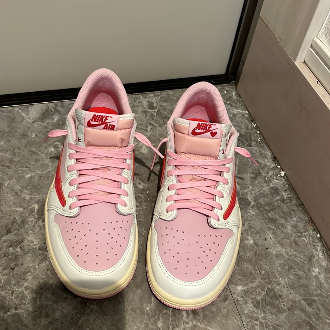 Travis Scott × Nike Air Jordan 1 Retro Low OG "Sail/Tropical Pink"