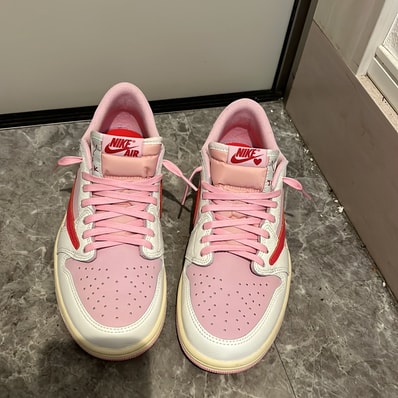 Travis Scott × Nike Air Jordan 1 Retro Low OG "Sail/Tropical Pink"